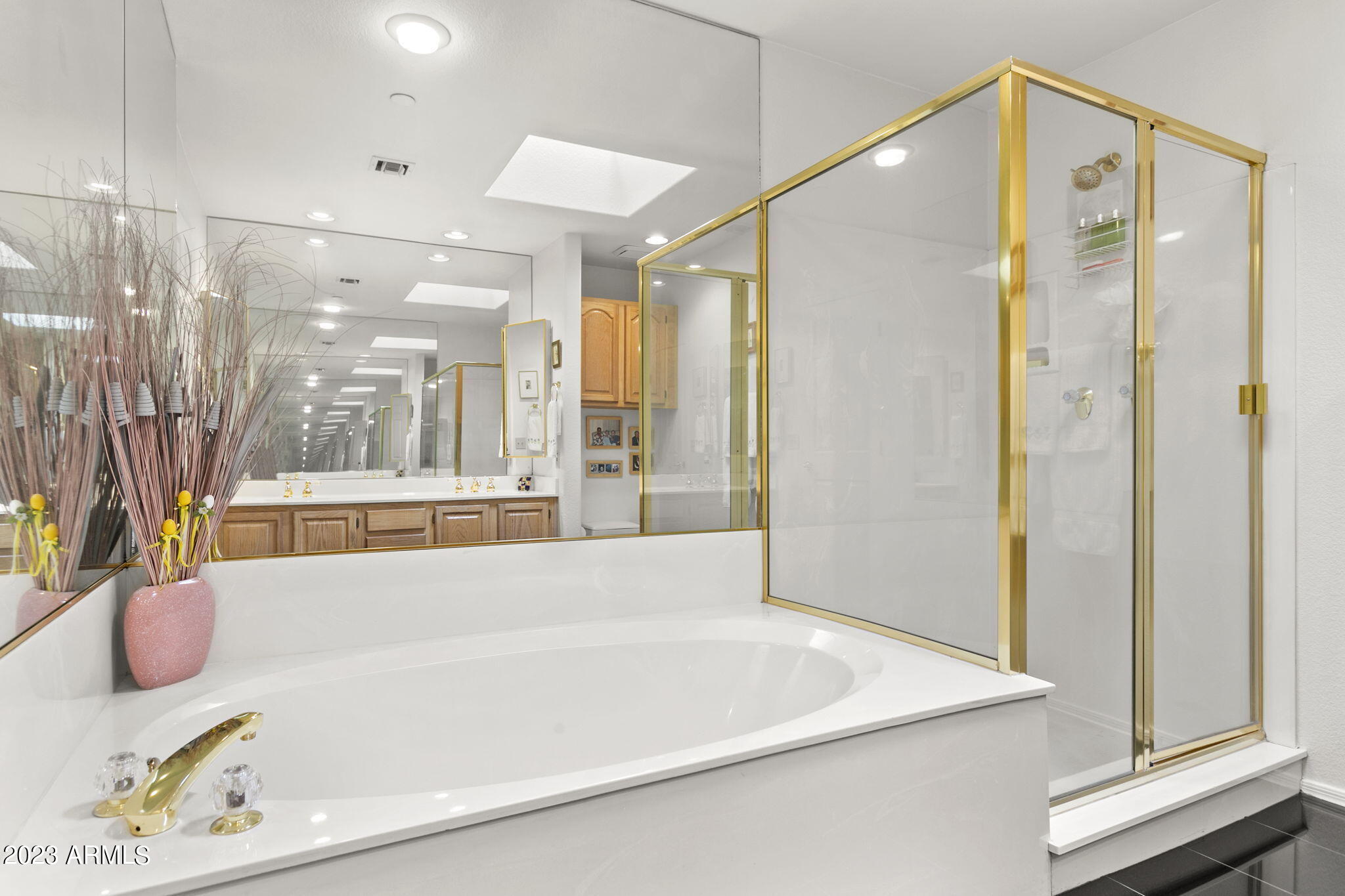 5200 S LAKESHORE Drive, 214