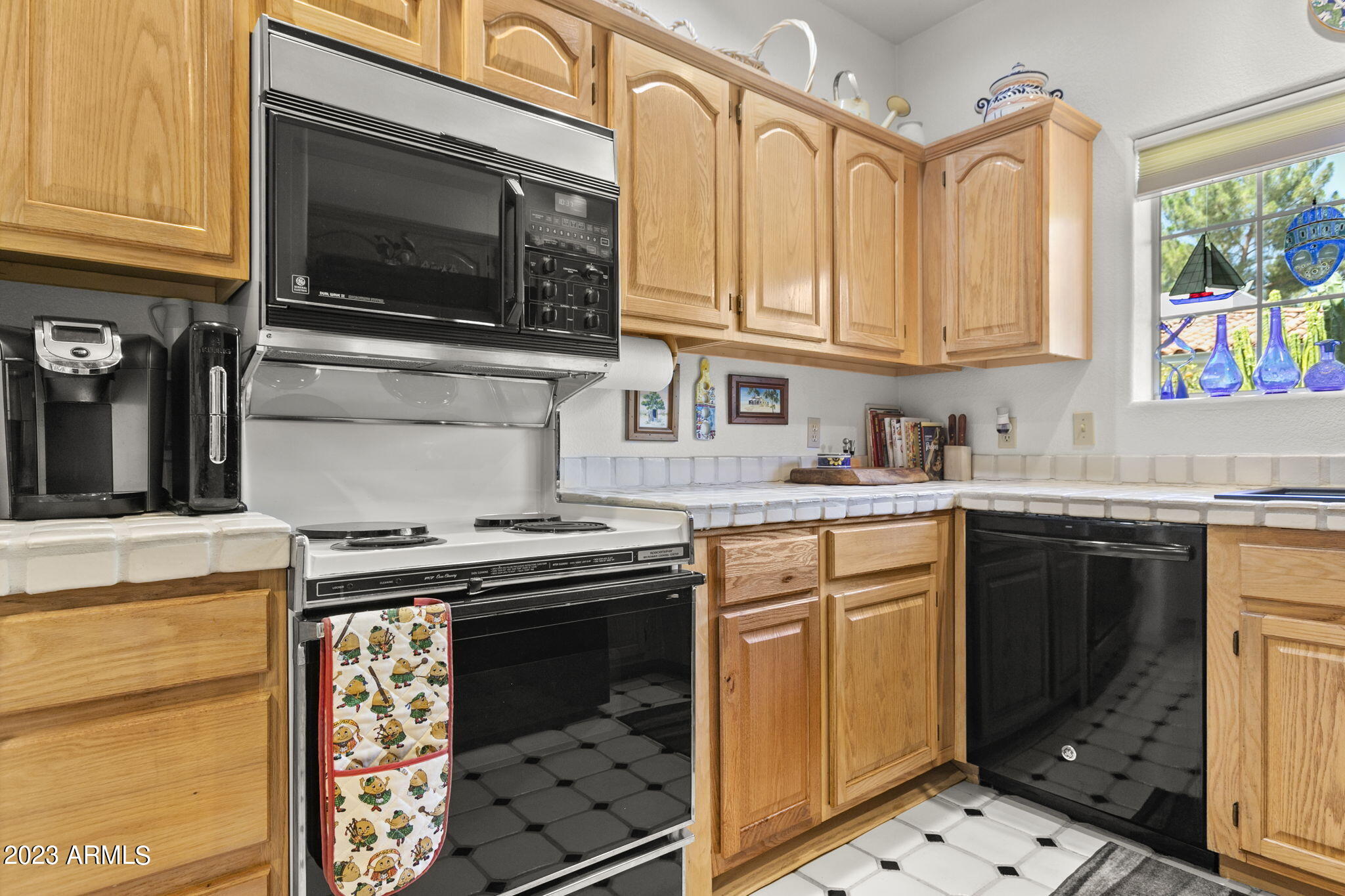 5200 S LAKESHORE Drive, 214