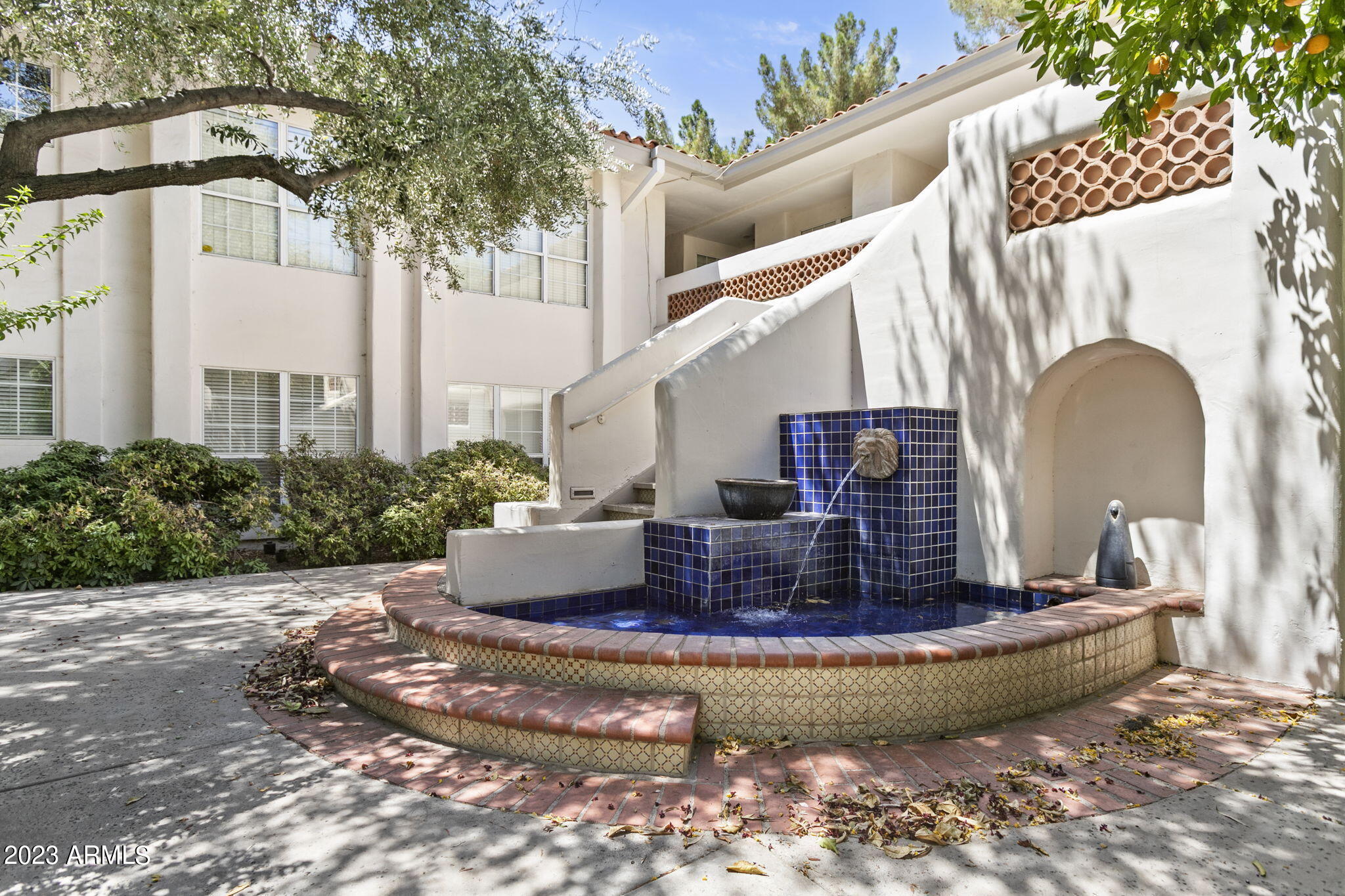5200 S LAKESHORE Drive, 214