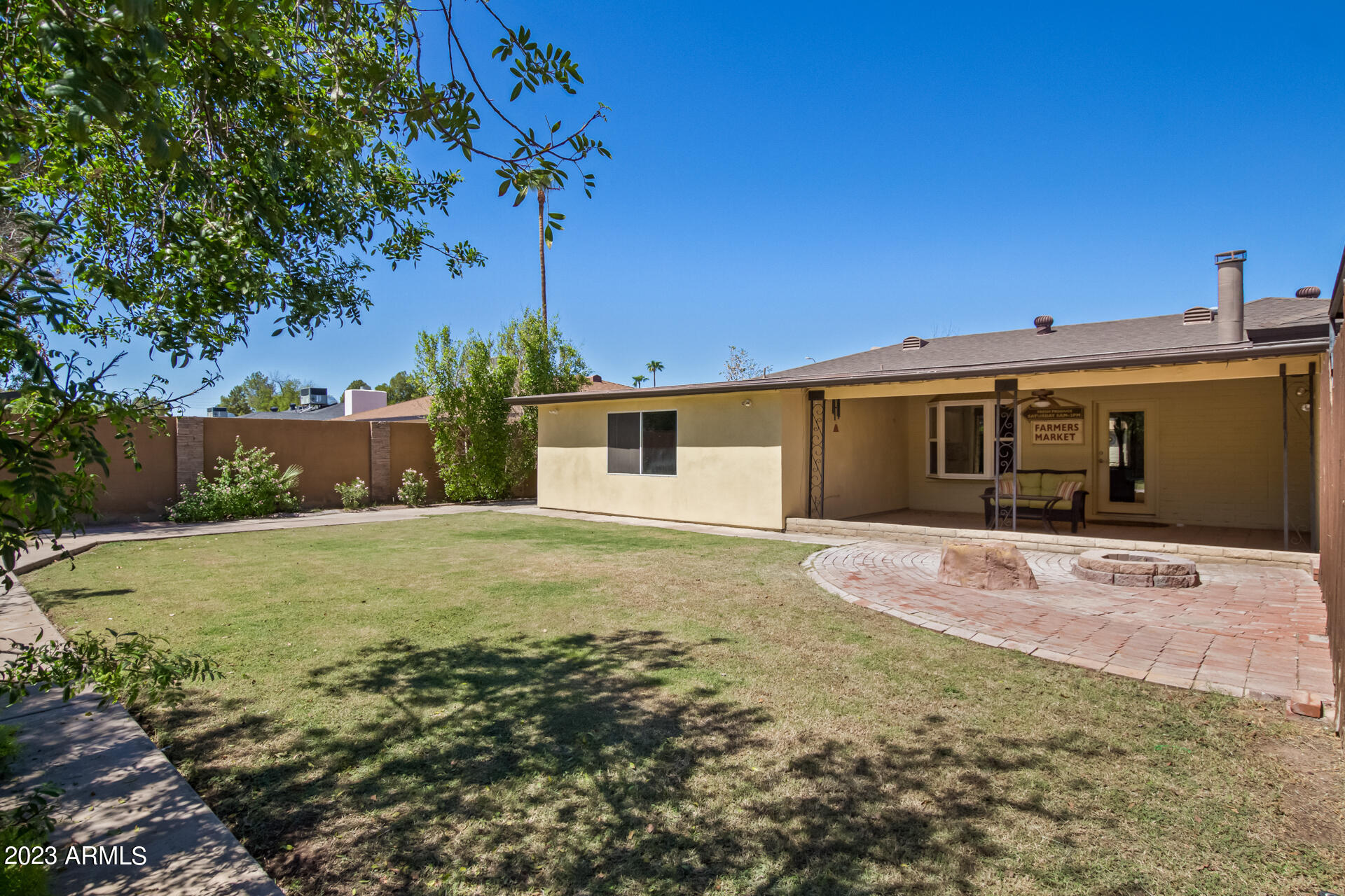 1007 E CARMEN Street