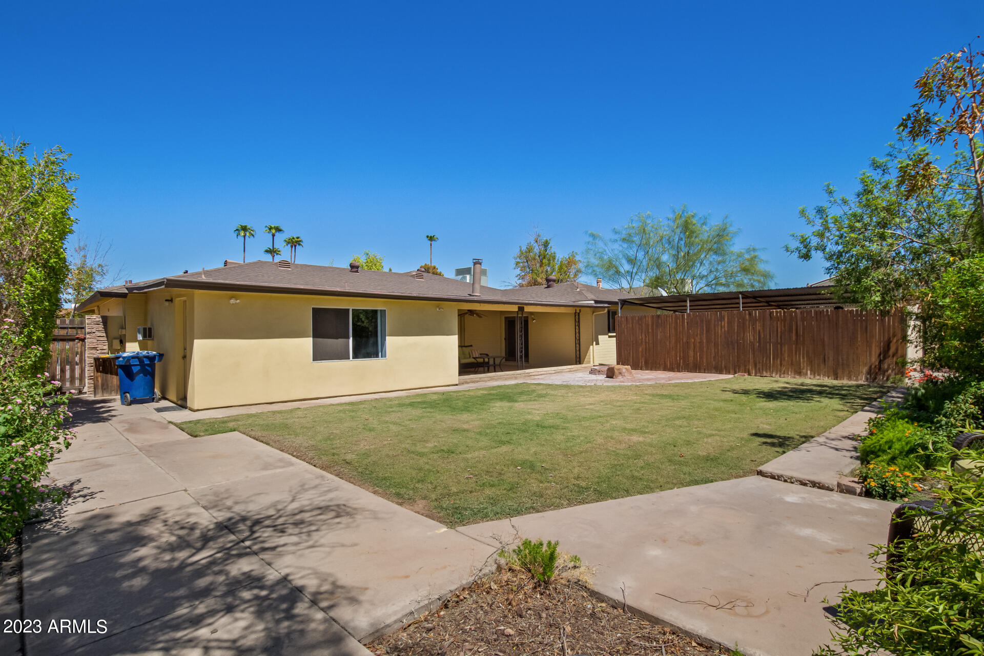 1007 E CARMEN Street