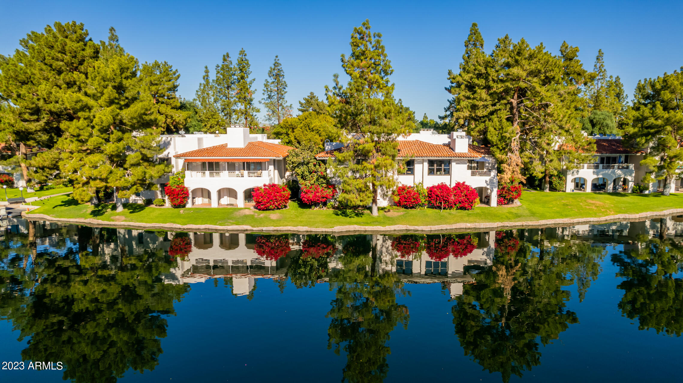5200 S LAKESHORE Drive, 233