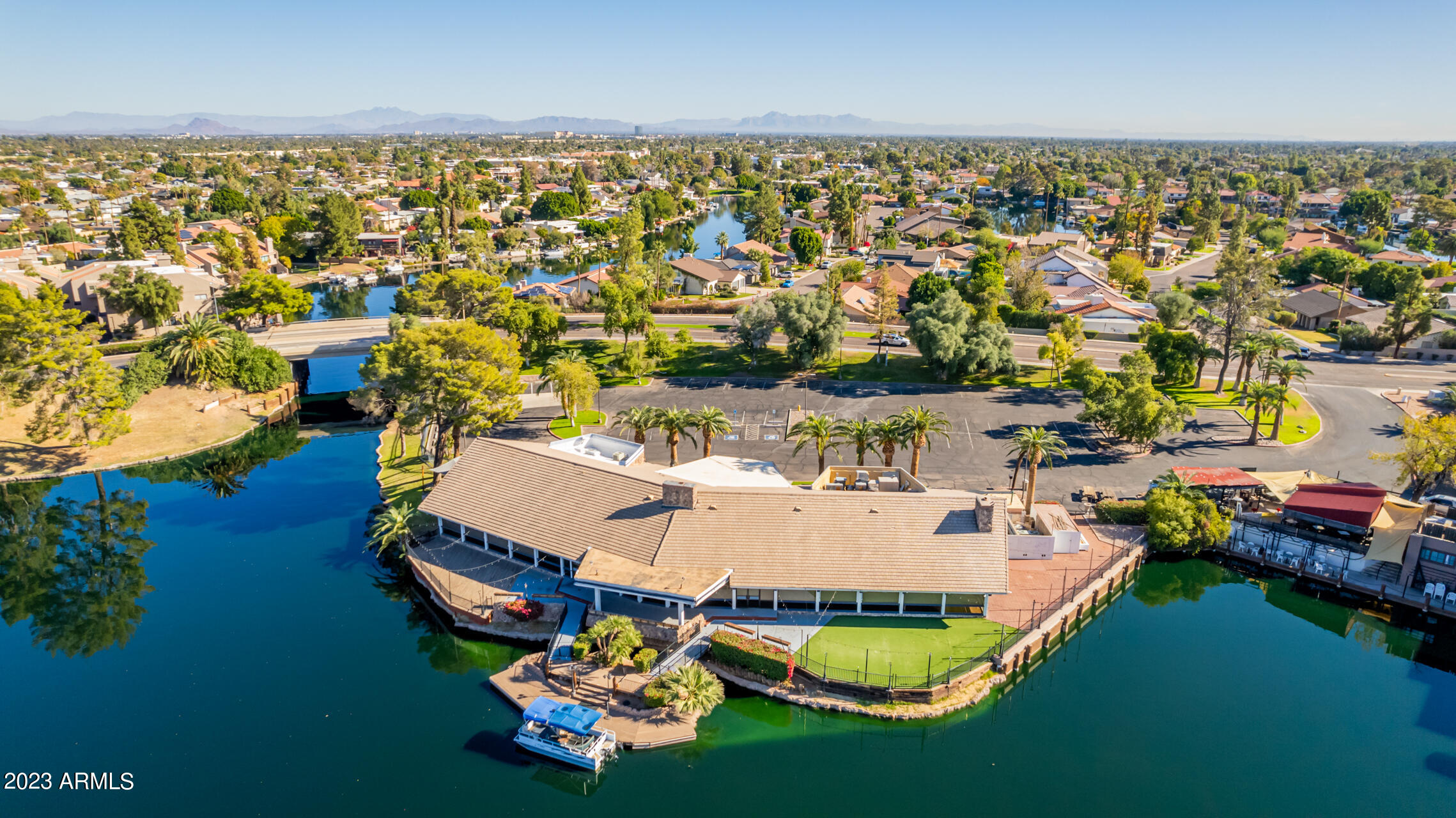 5200 S LAKESHORE Drive, 233