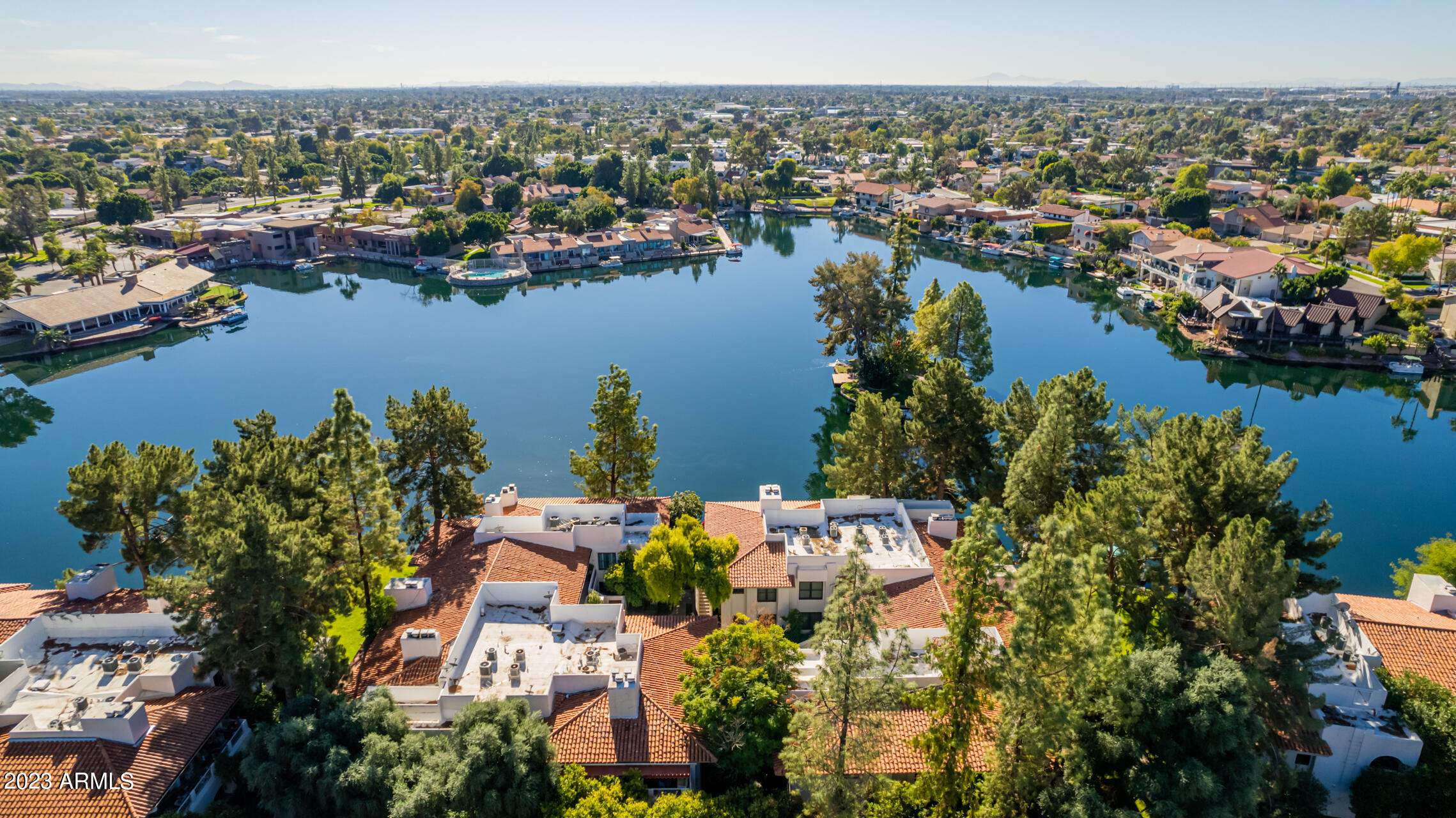 5200 S LAKESHORE Drive, 233