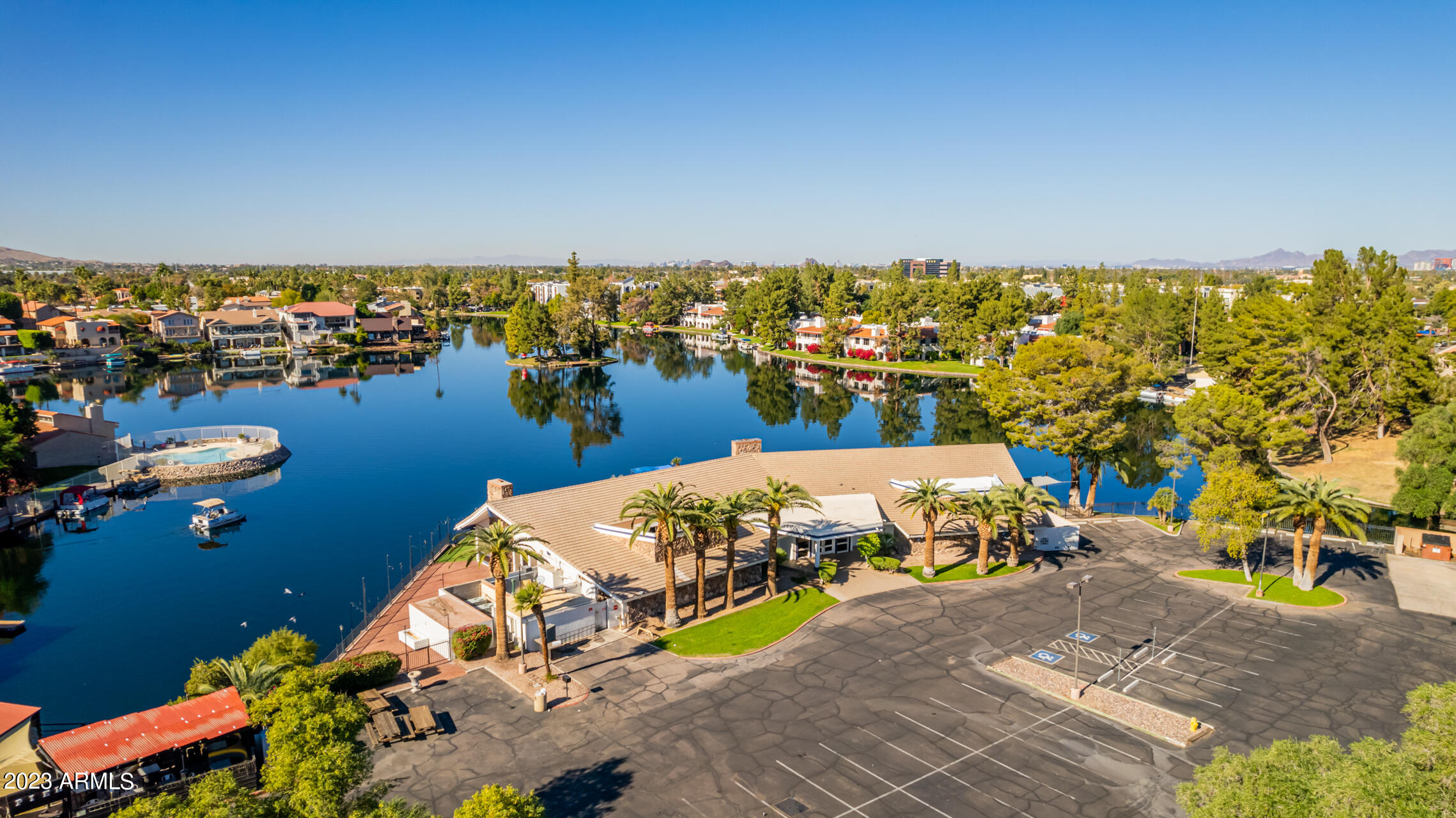 5200 S LAKESHORE Drive, 233