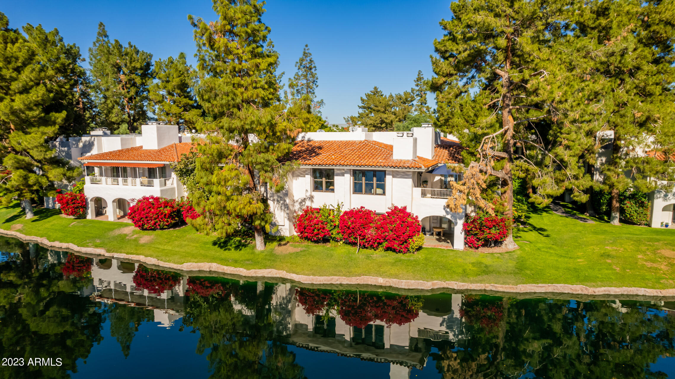 5200 S LAKESHORE Drive, 233