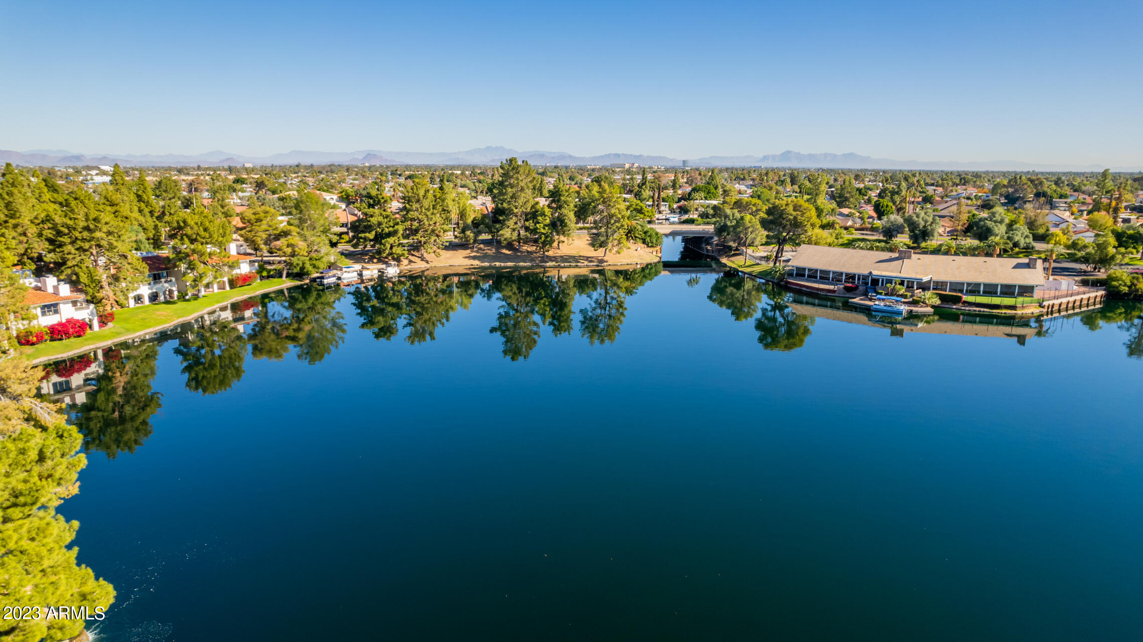 5200 S LAKESHORE Drive, 233