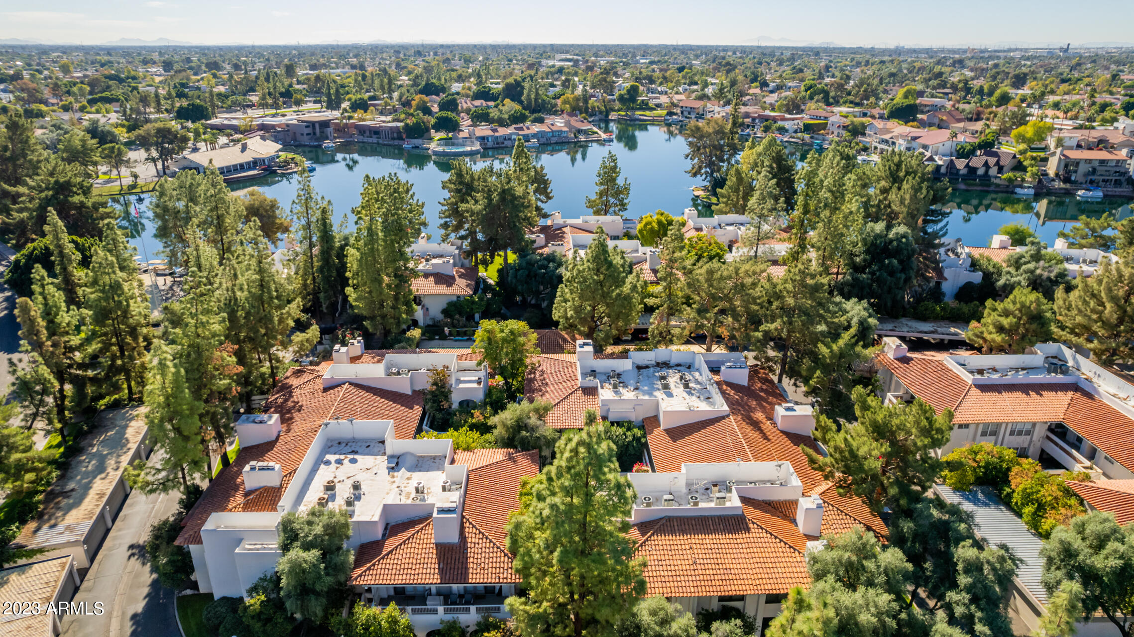 5200 S LAKESHORE Drive, 233