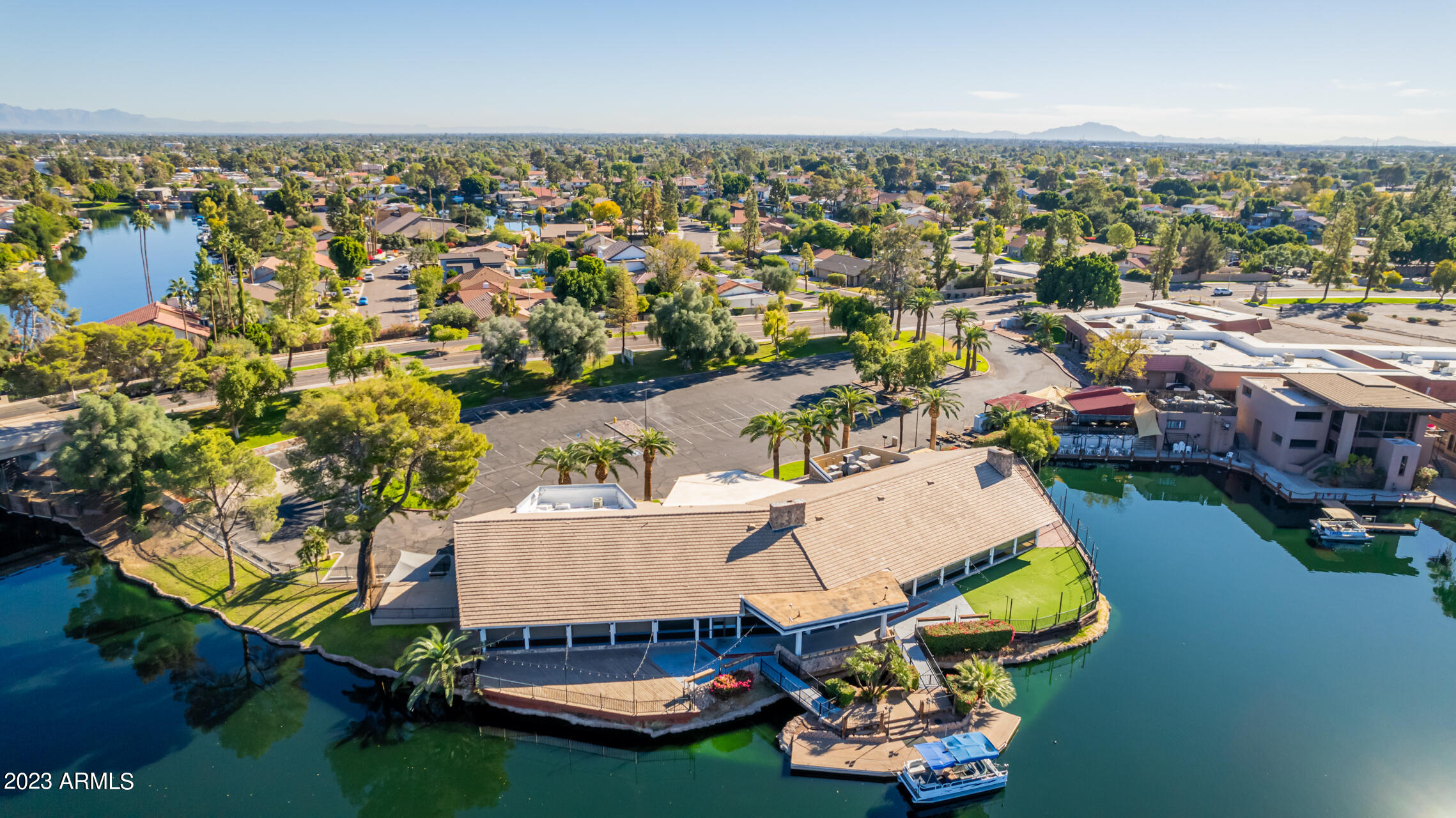 5200 S LAKESHORE Drive, 233