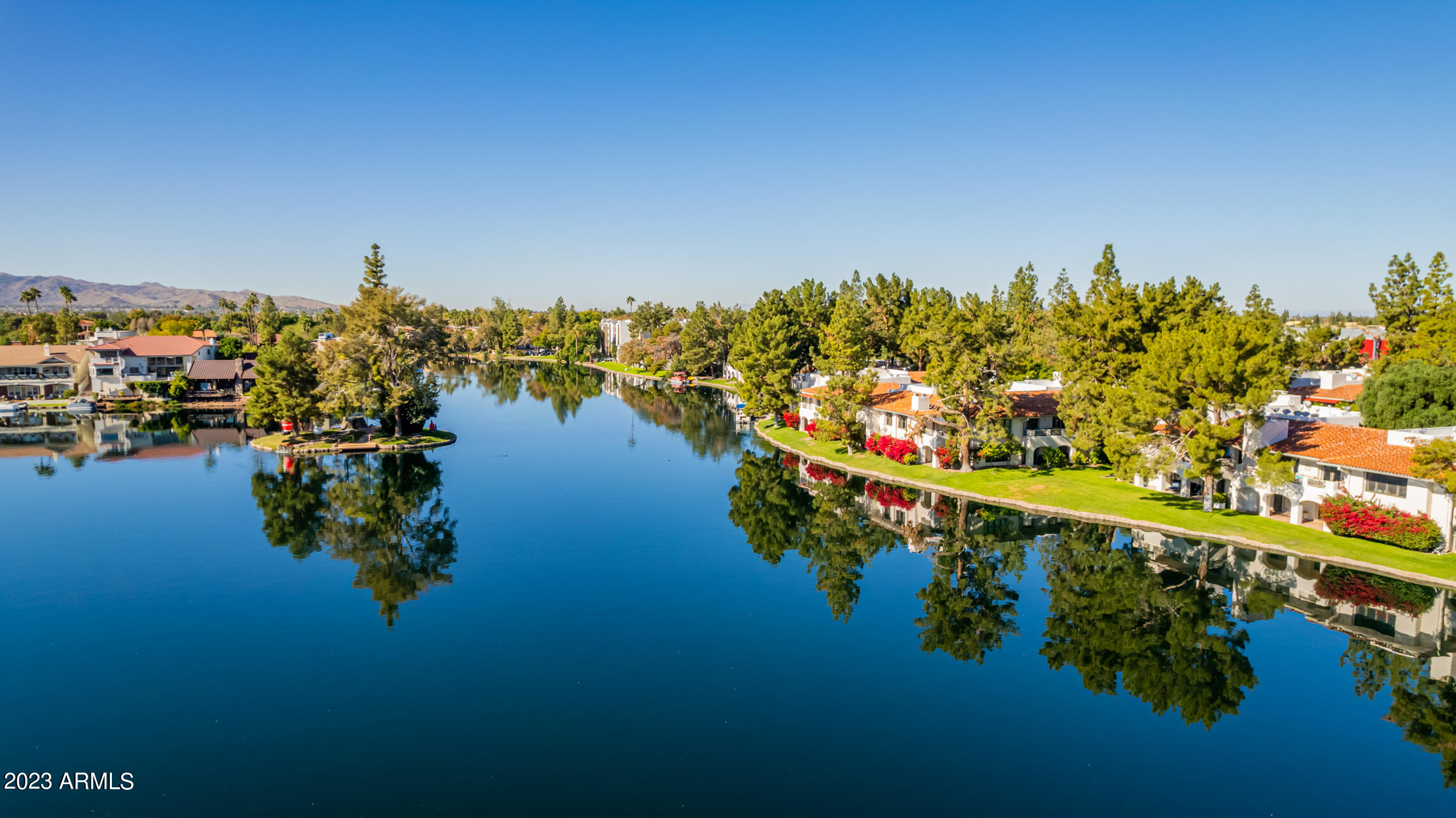 5200 S LAKESHORE Drive, 233