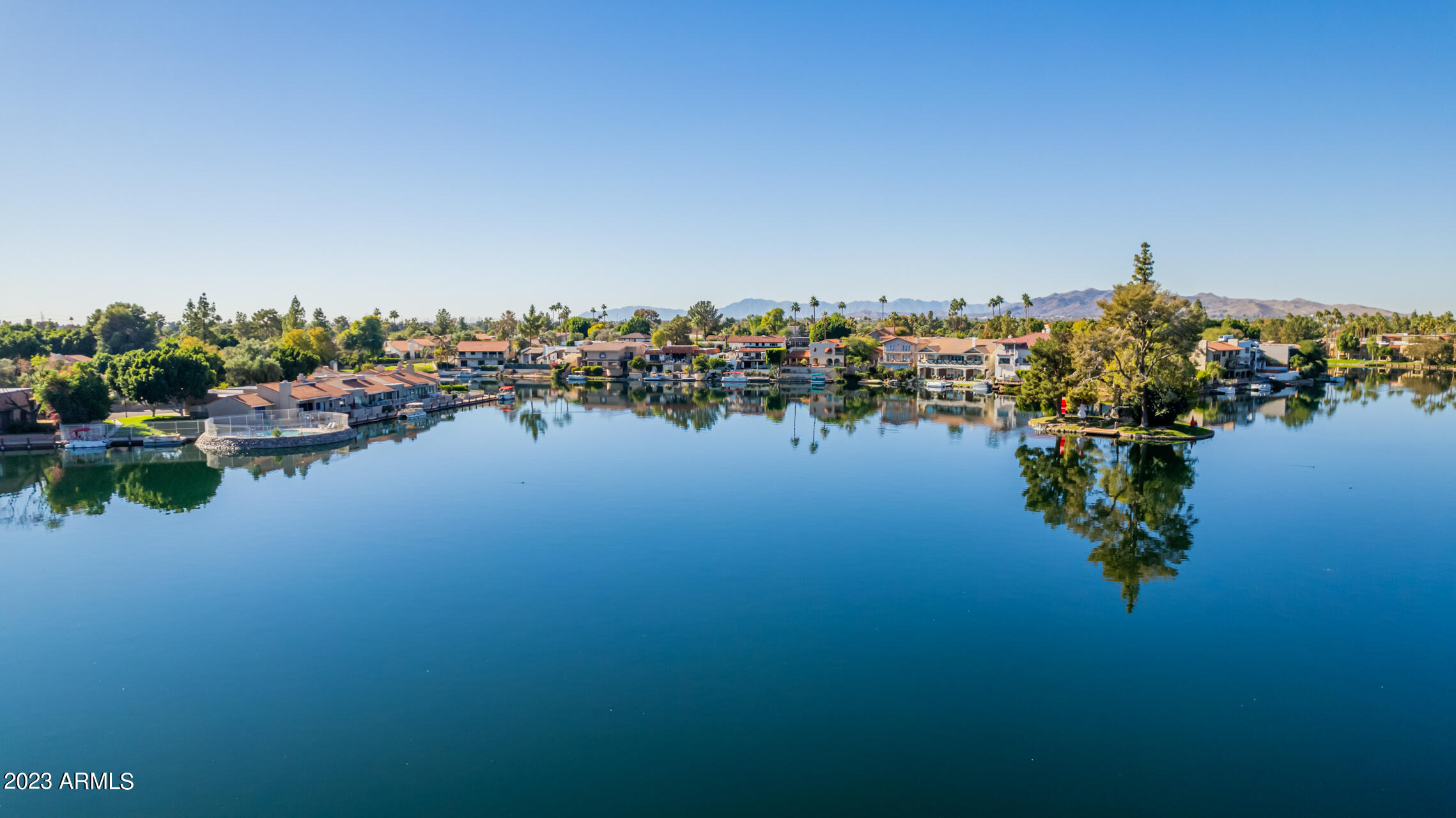 5200 S LAKESHORE Drive, 233