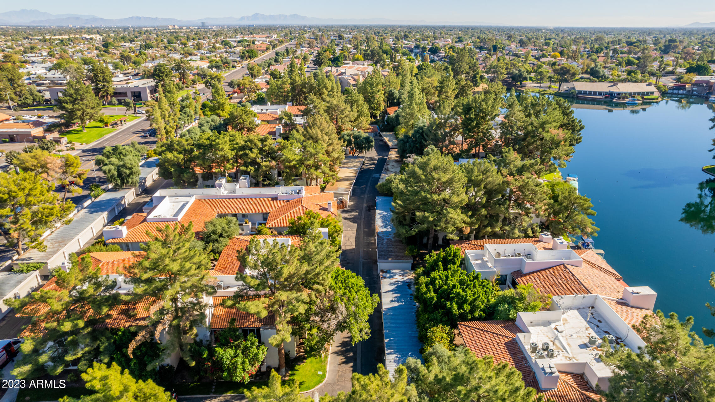 5200 S LAKESHORE Drive, 233
