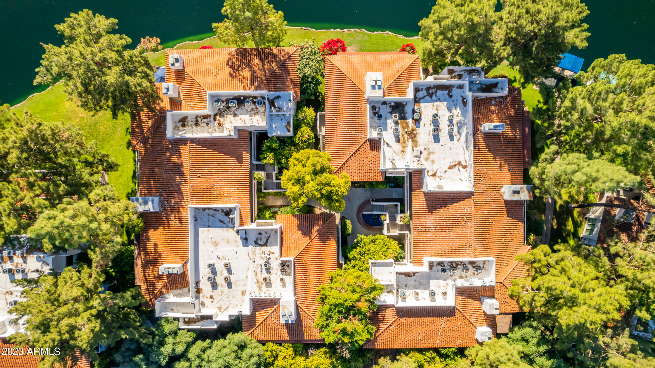 5200 S LAKESHORE Drive, 233