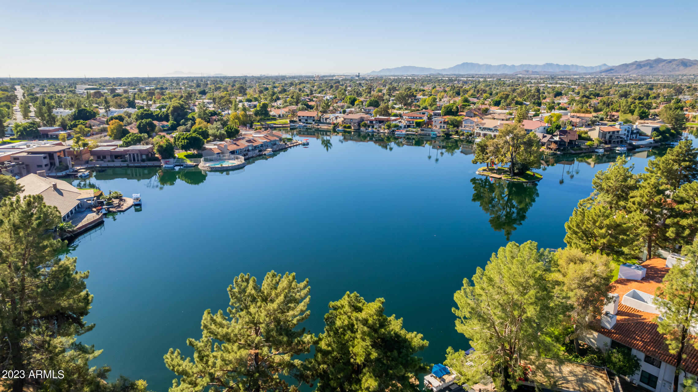 5200 S LAKESHORE Drive, 233