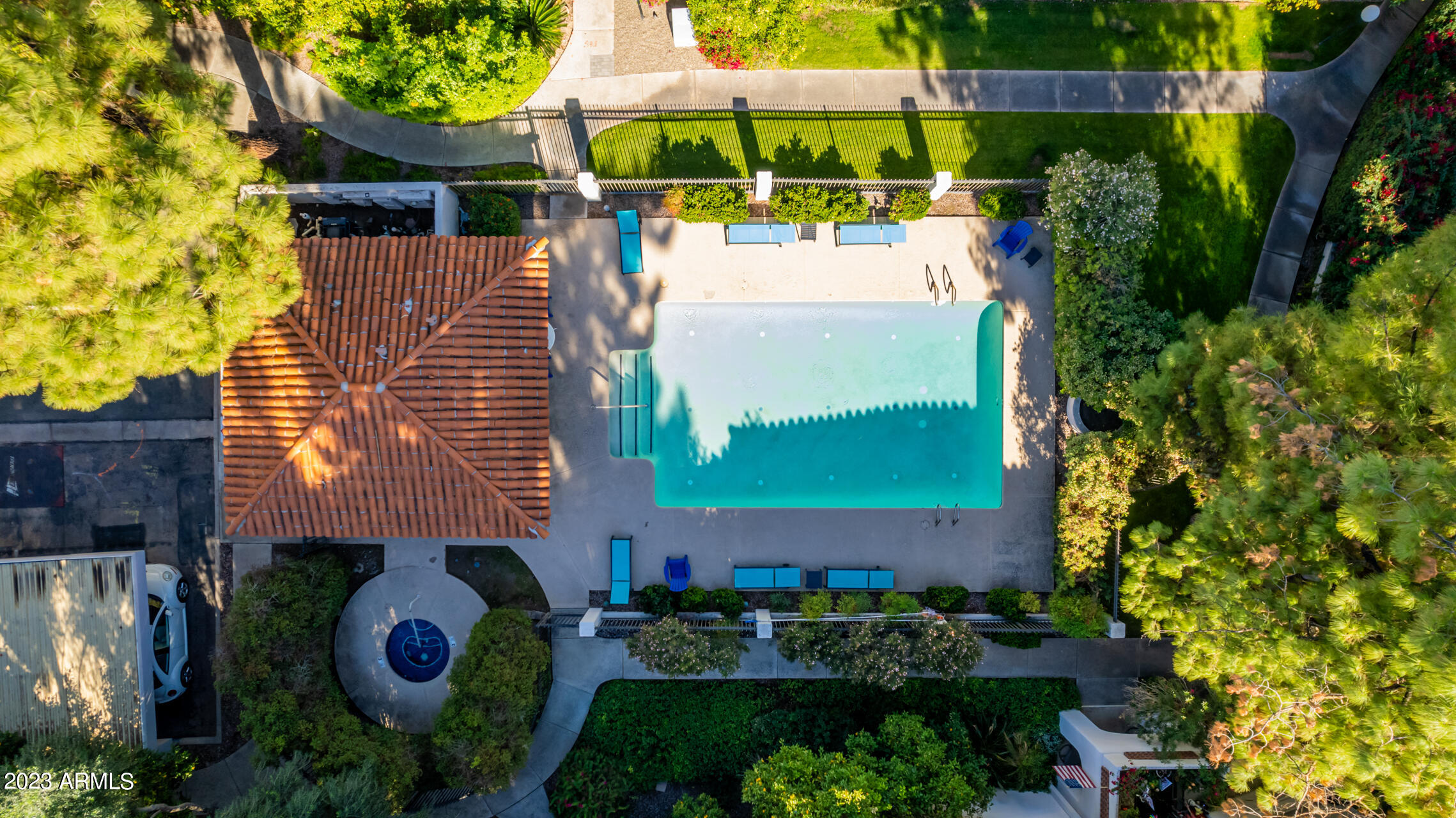 5200 S LAKESHORE Drive, 233