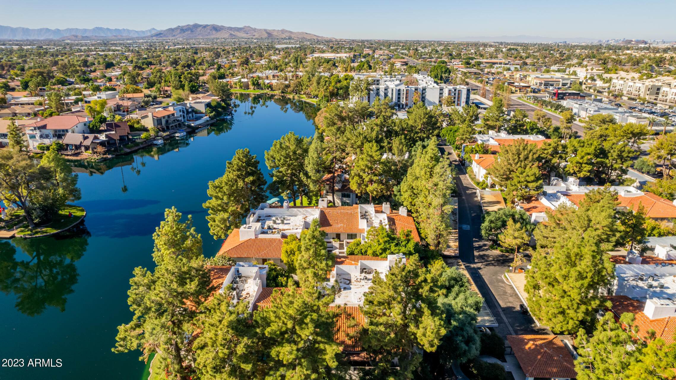 5200 S LAKESHORE Drive, 233