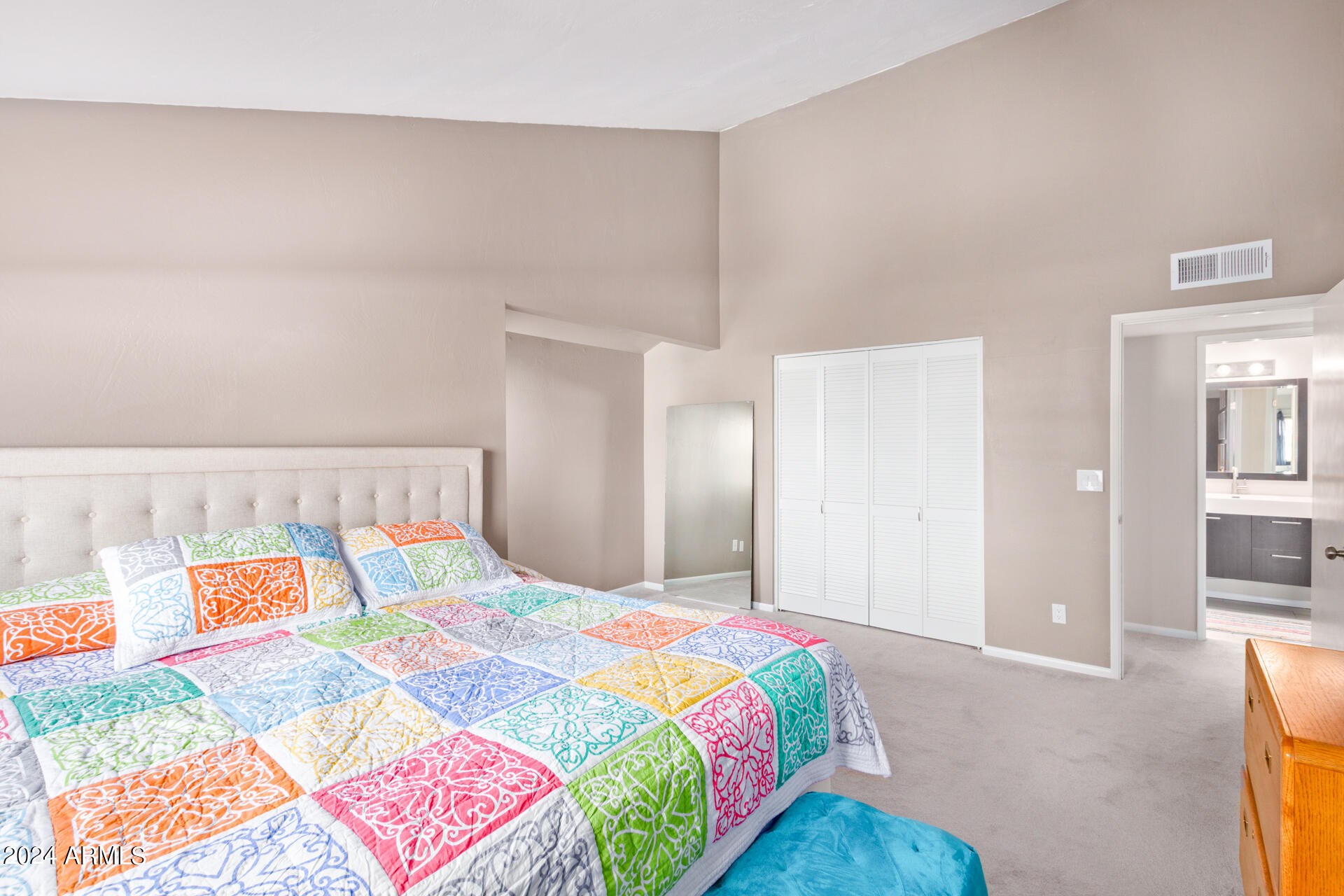 1209 E NORTHSHORE Drive, 242