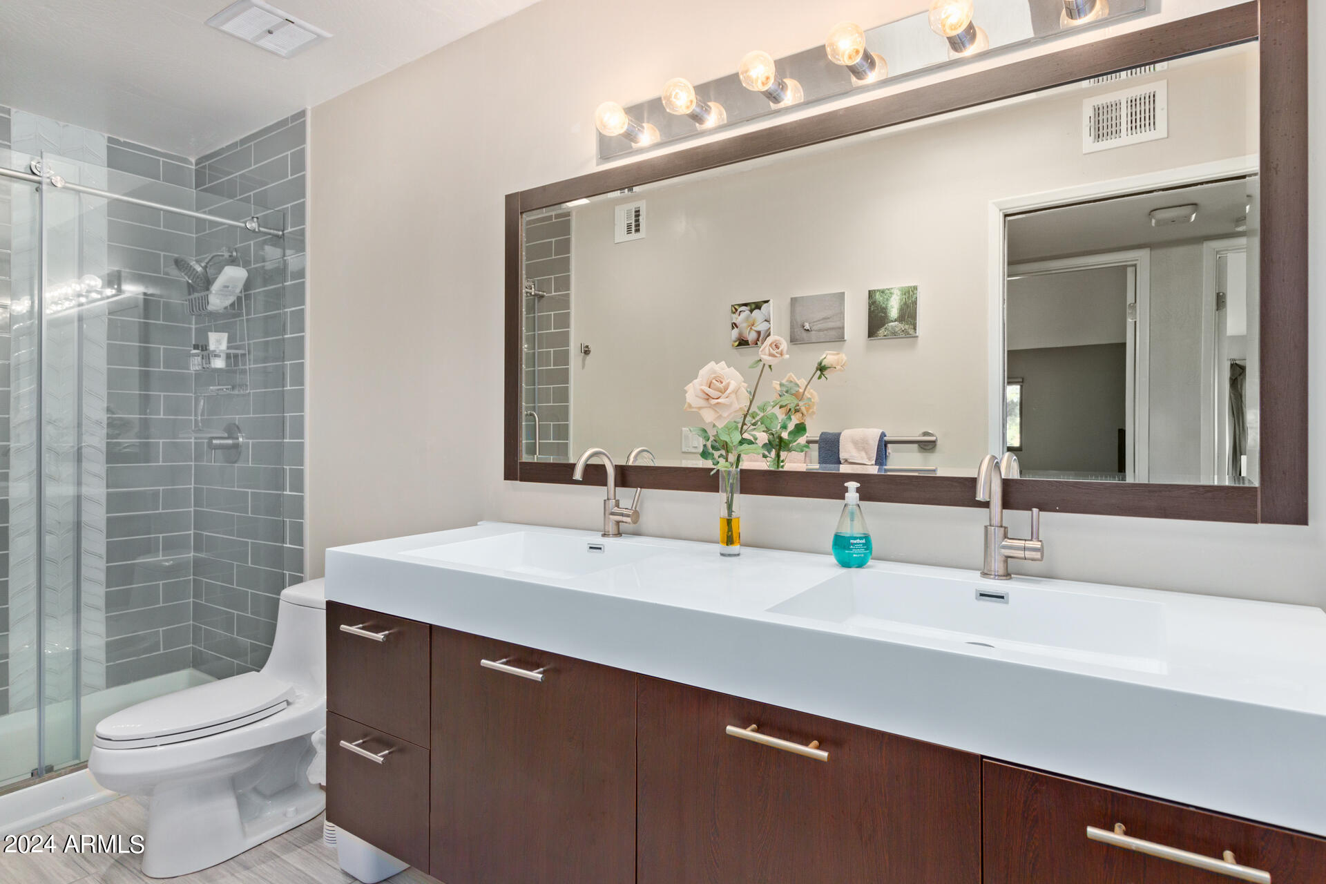 1209 E NORTHSHORE Drive, 242