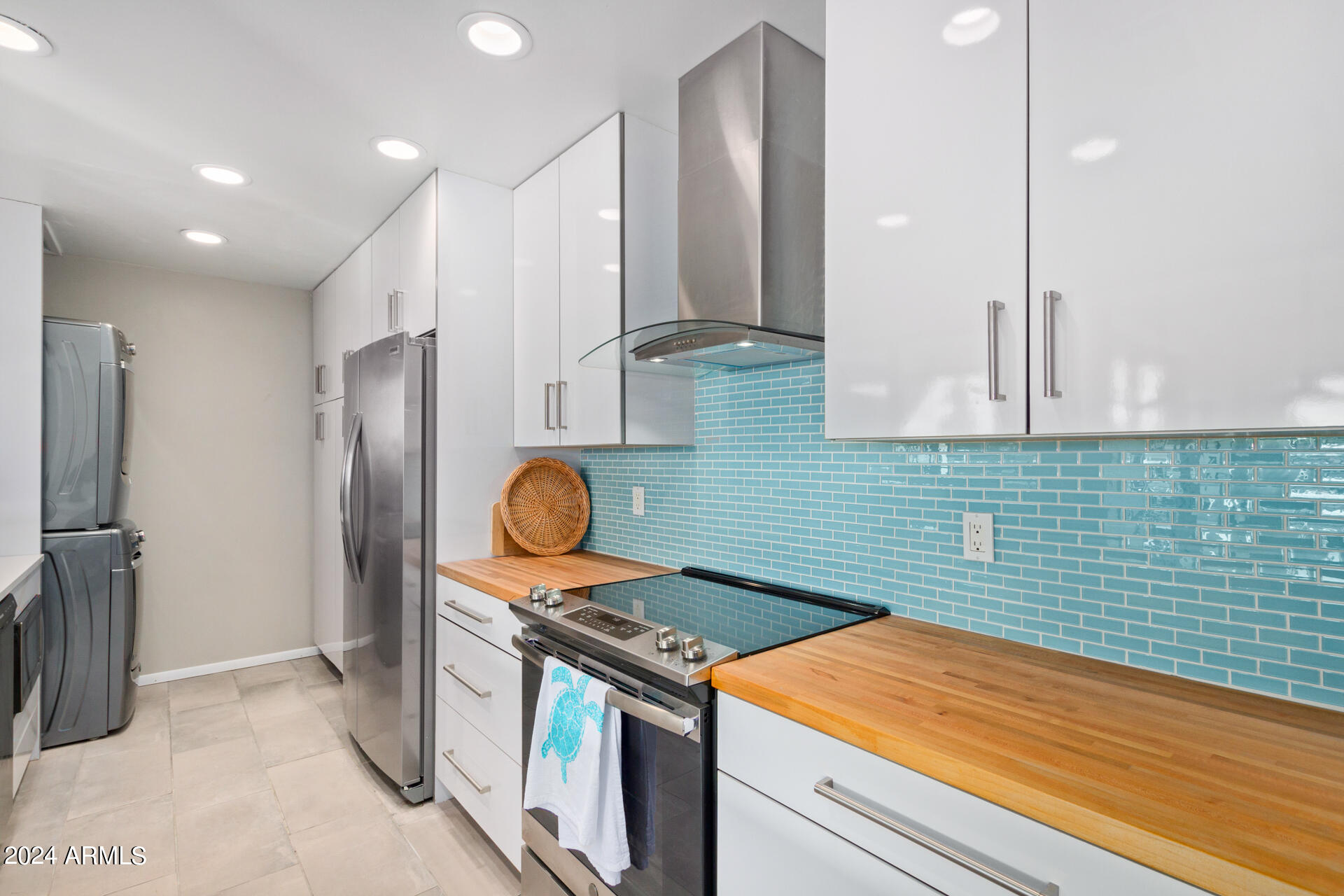 1209 E NORTHSHORE Drive, 242