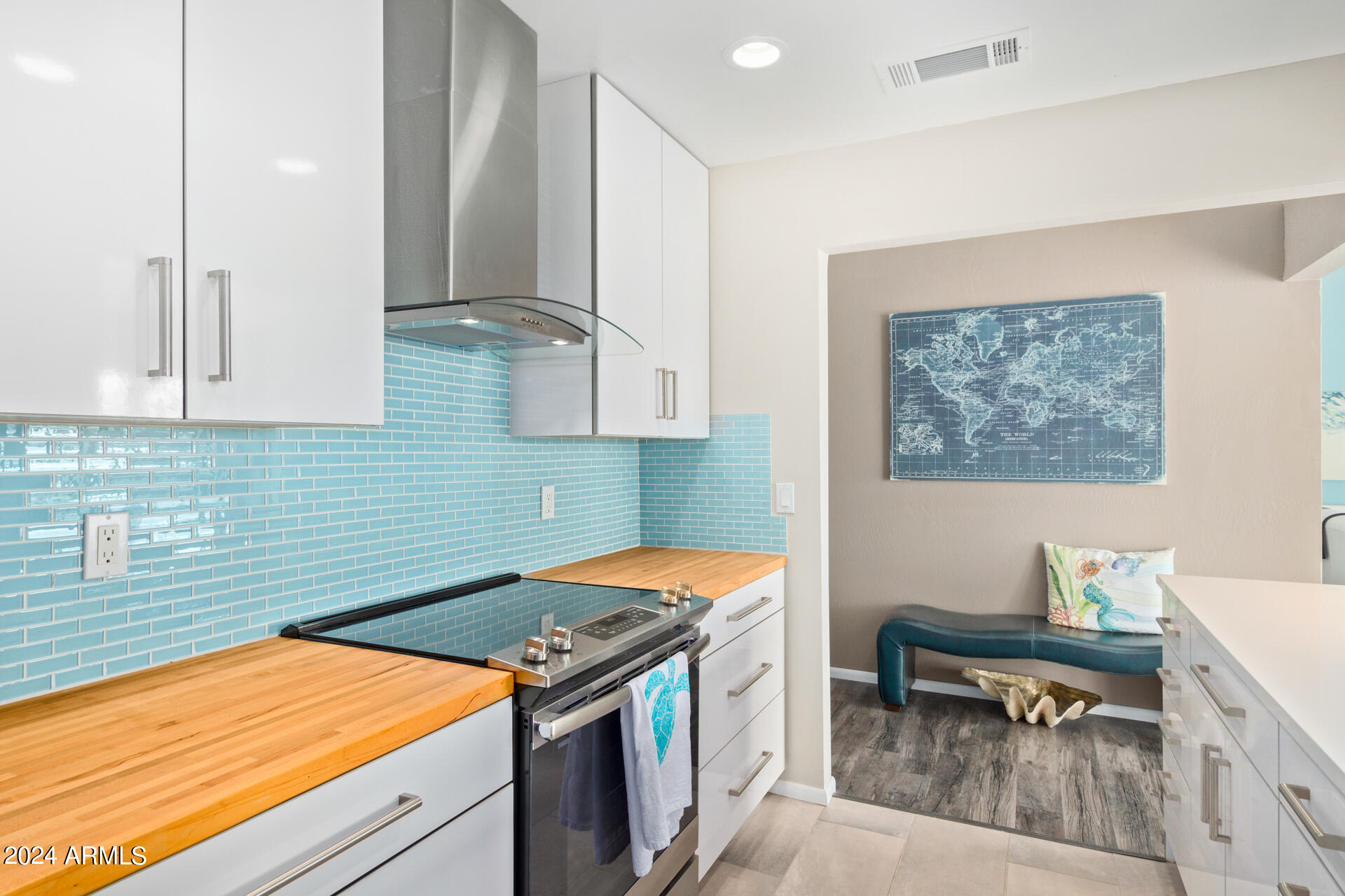 1209 E NORTHSHORE Drive, 242