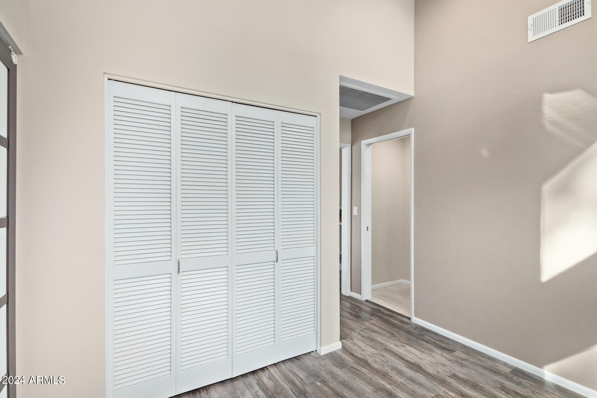 1209 E NORTHSHORE Drive, 242