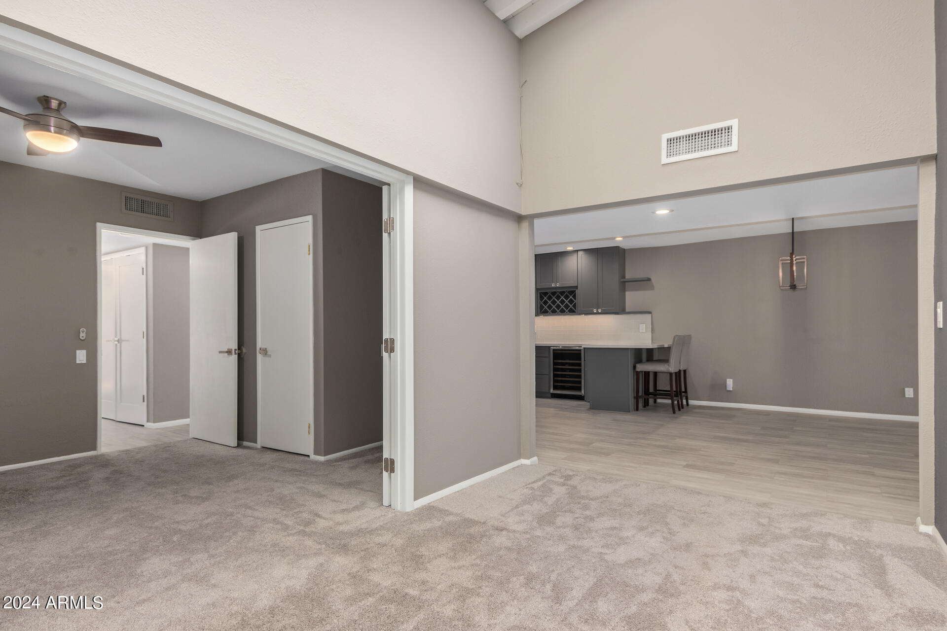 1042 E DRIFTWOOD Drive