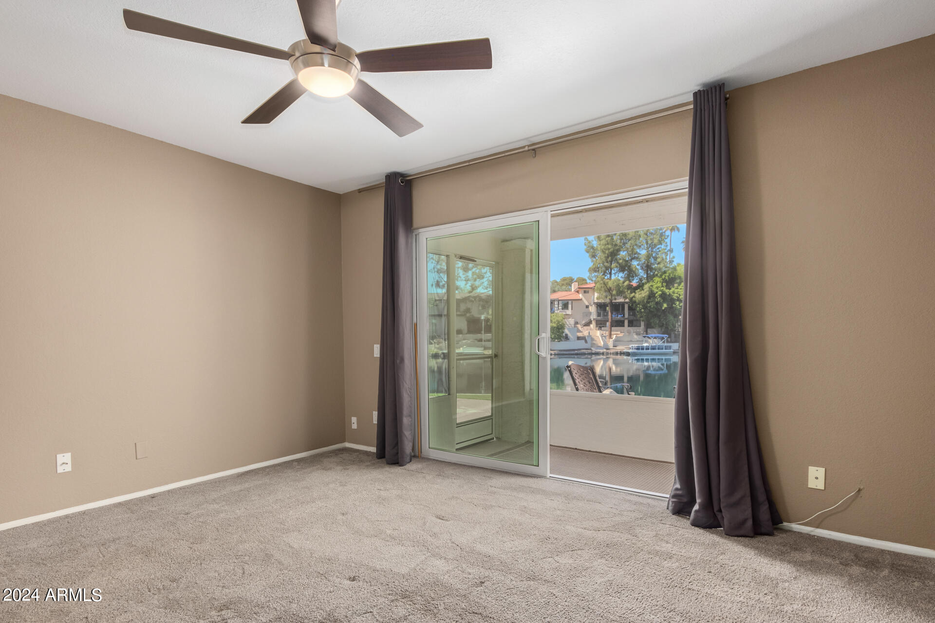 1042 E DRIFTWOOD Drive