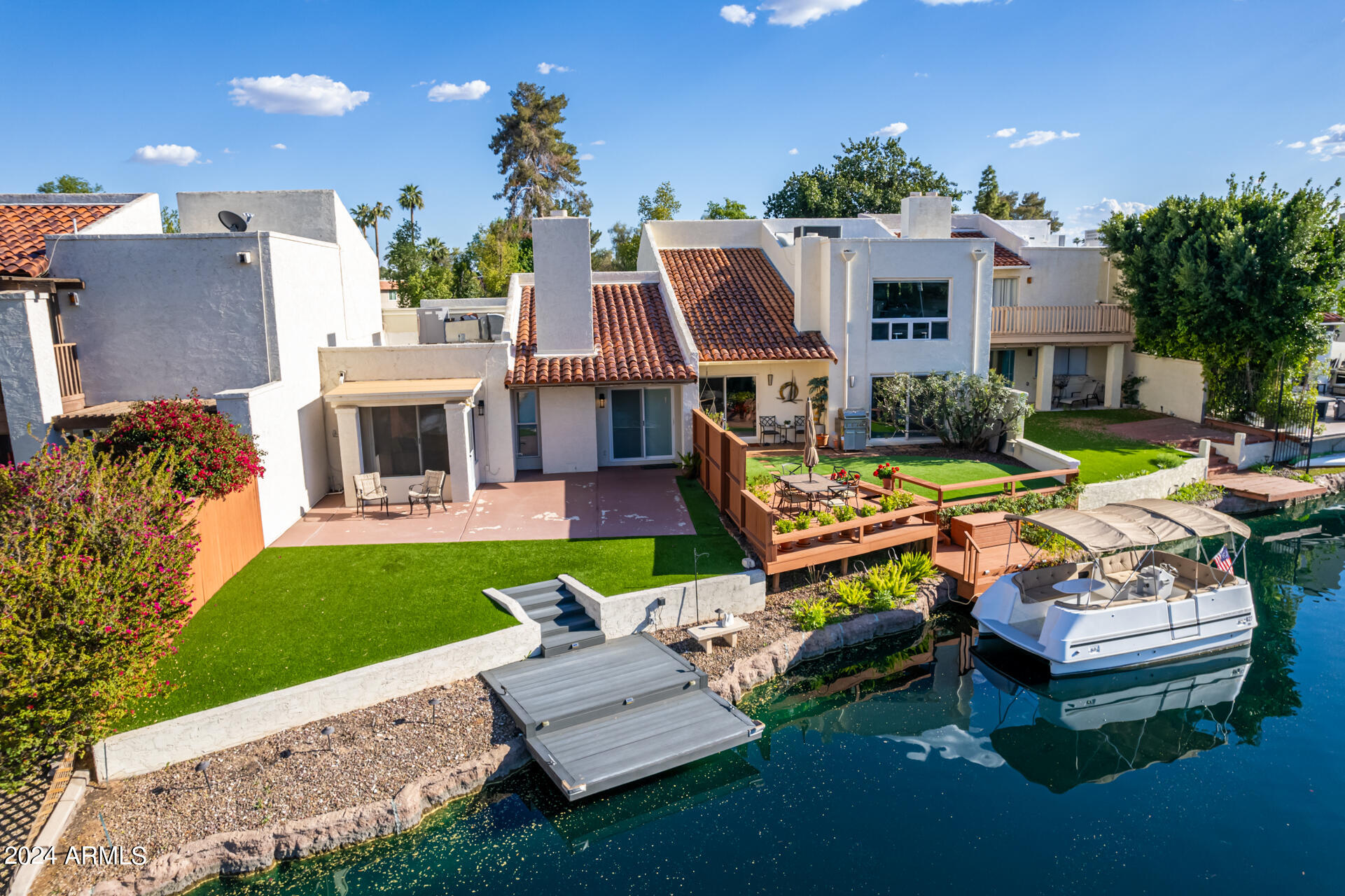 1042 E DRIFTWOOD Drive