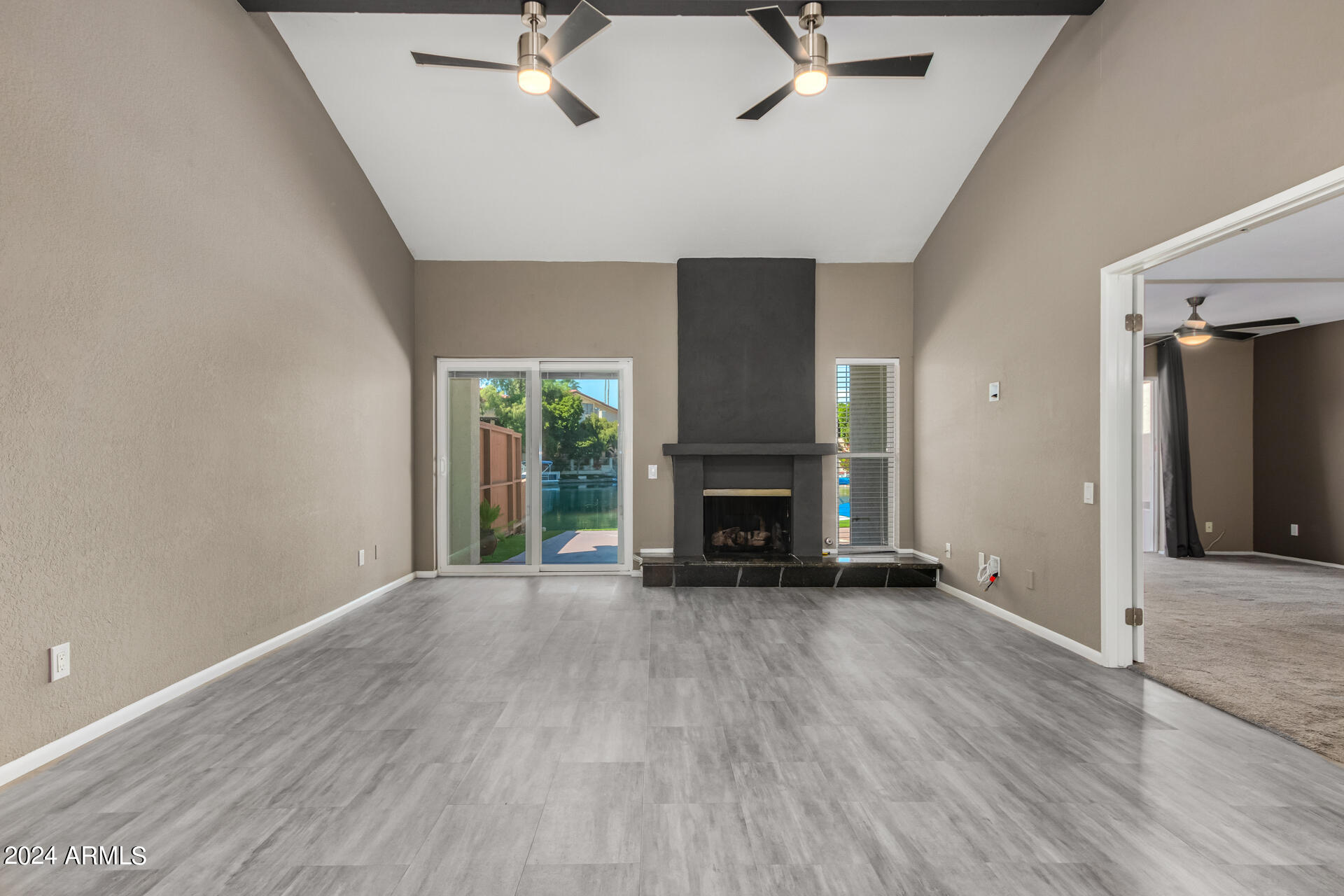 1042 E DRIFTWOOD Drive