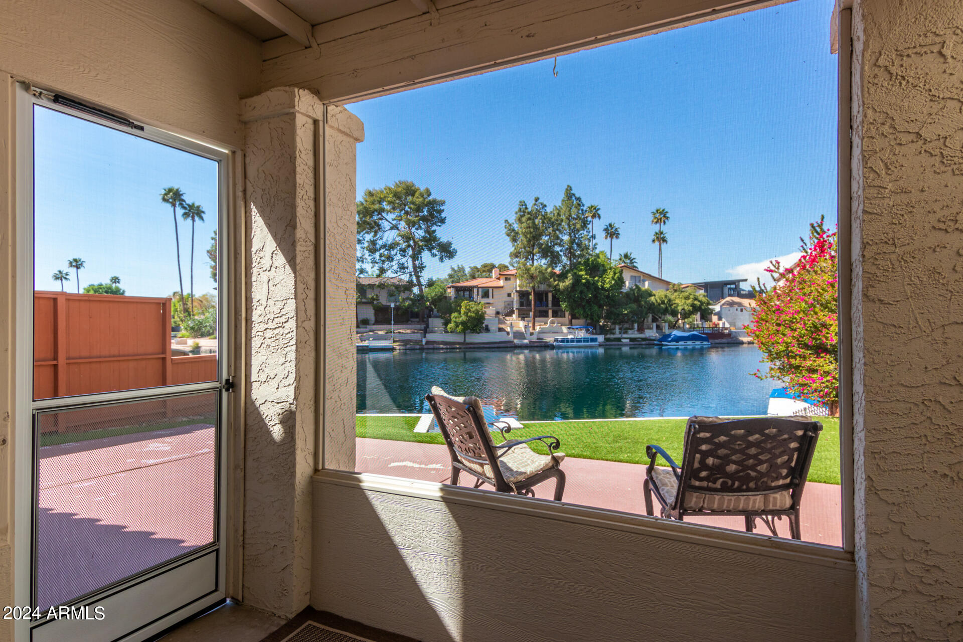 1042 E DRIFTWOOD Drive