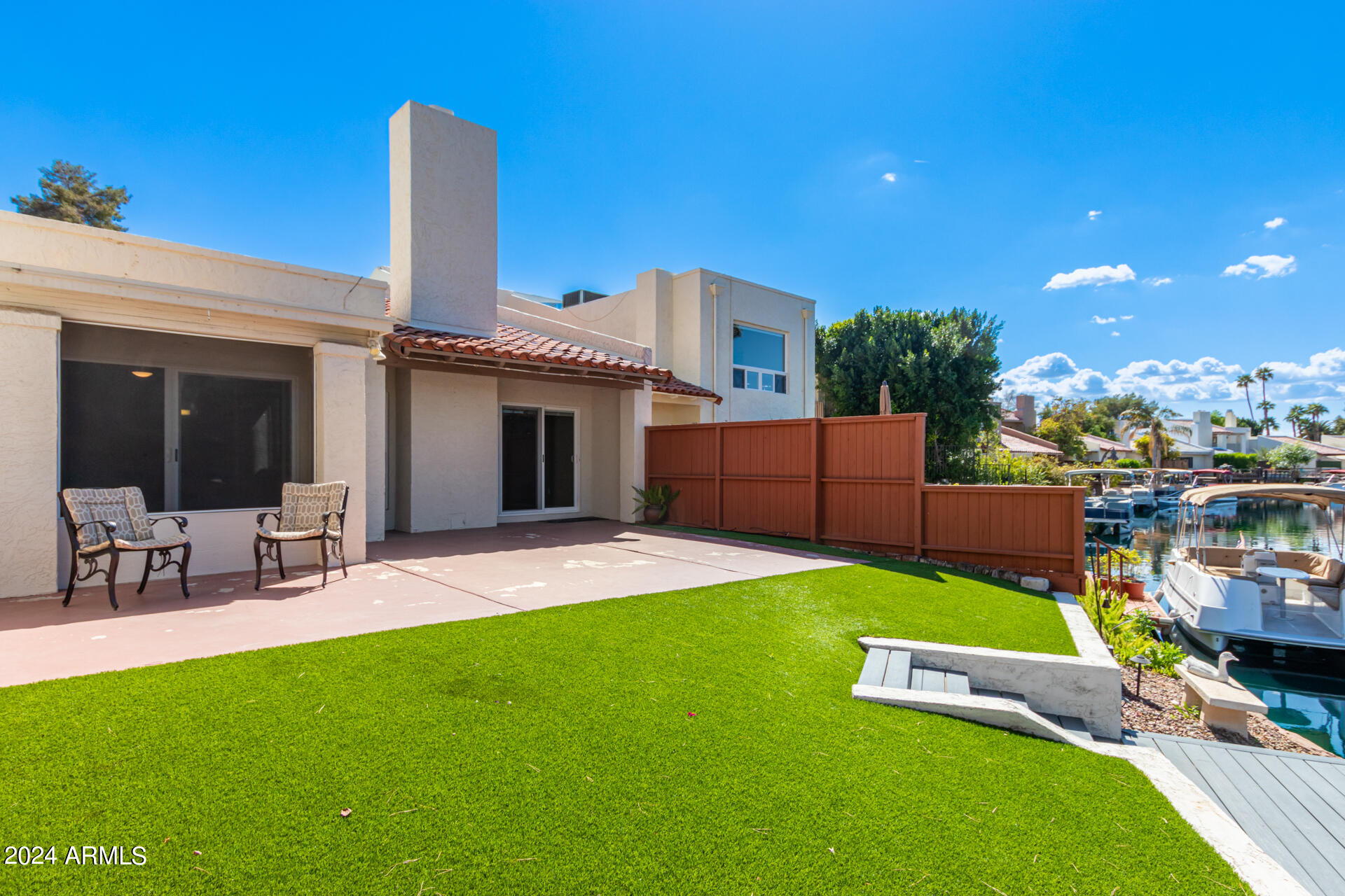 1042 E DRIFTWOOD Drive