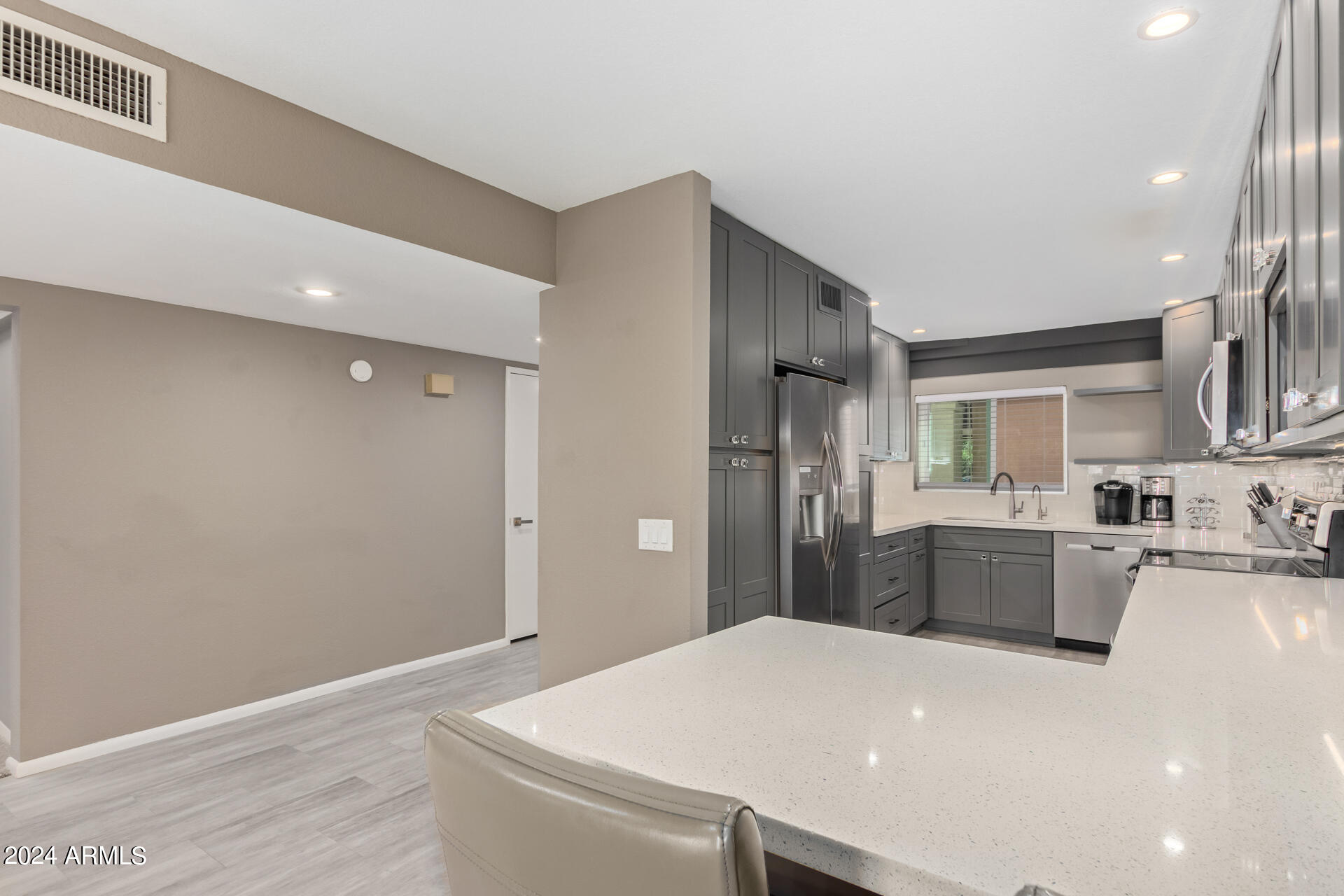 1042 E DRIFTWOOD Drive