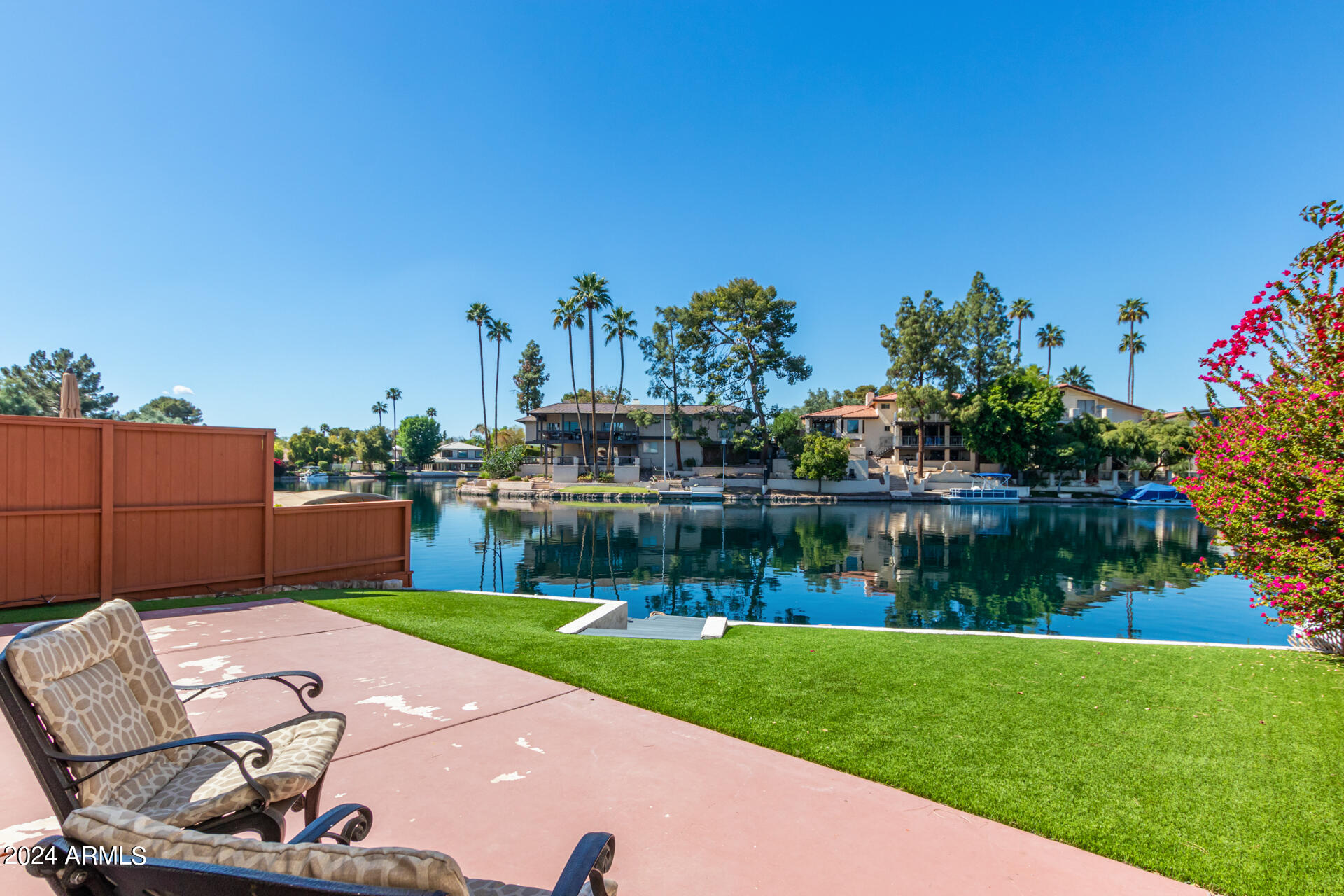 1042 E DRIFTWOOD Drive