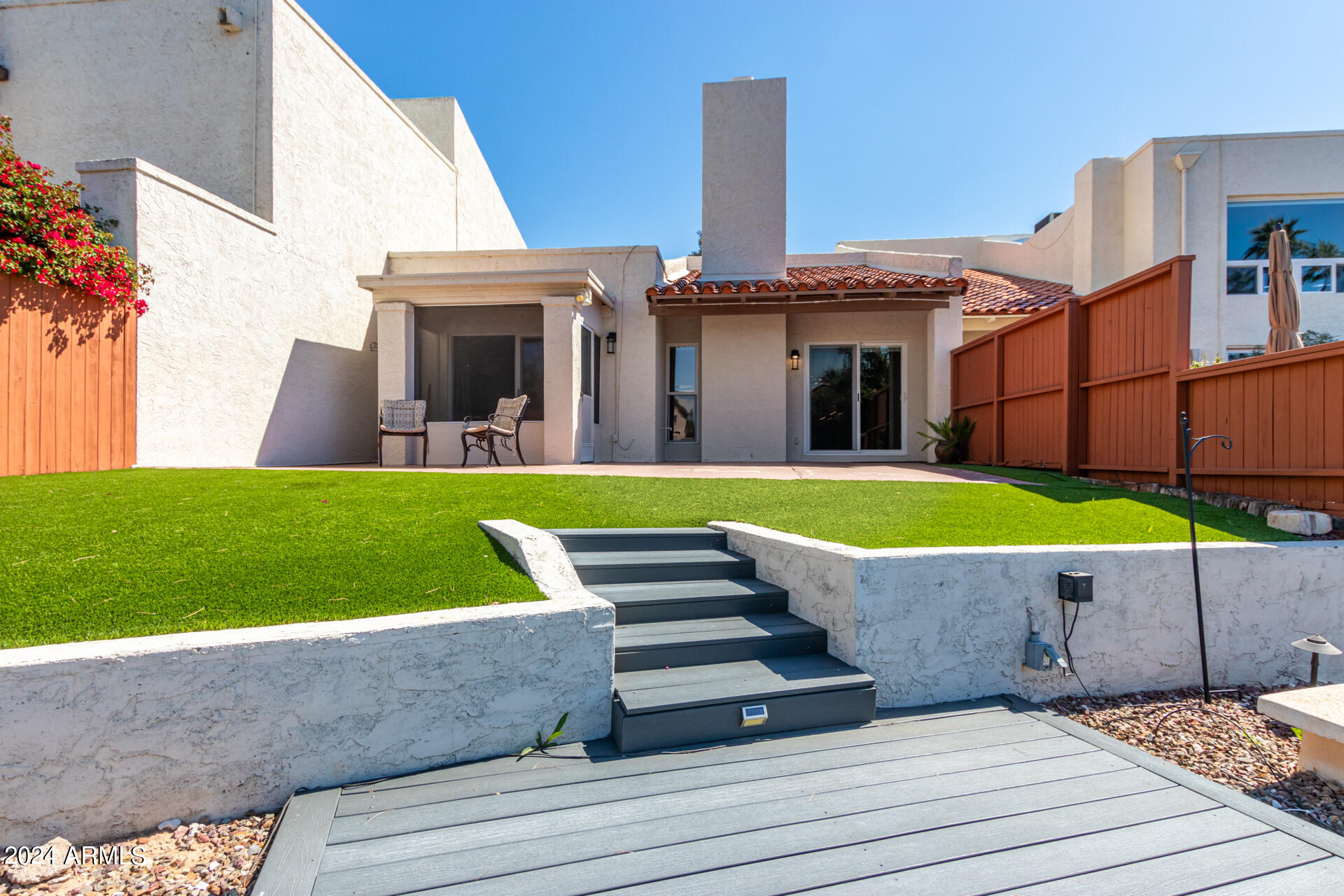 1042 E DRIFTWOOD Drive