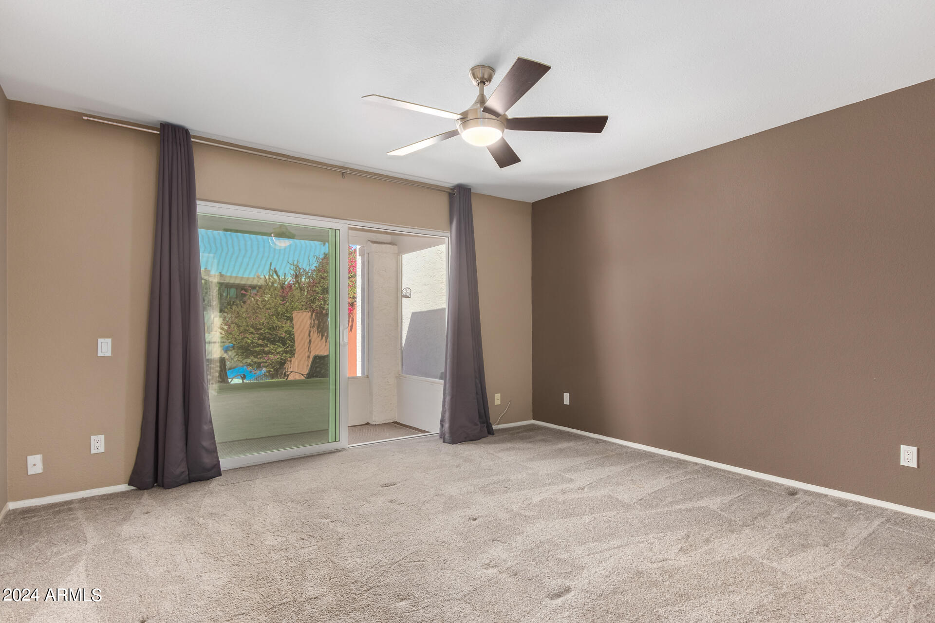1042 E DRIFTWOOD Drive