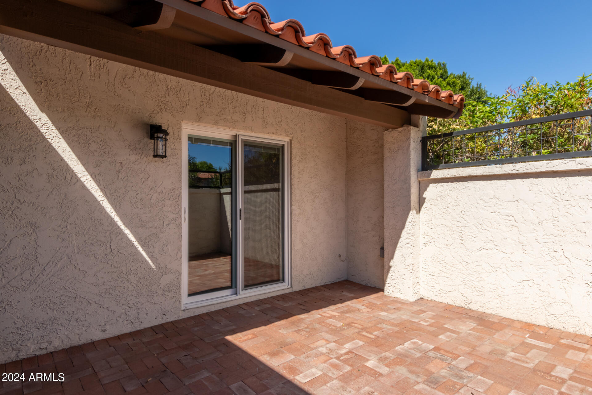 1042 E DRIFTWOOD Drive