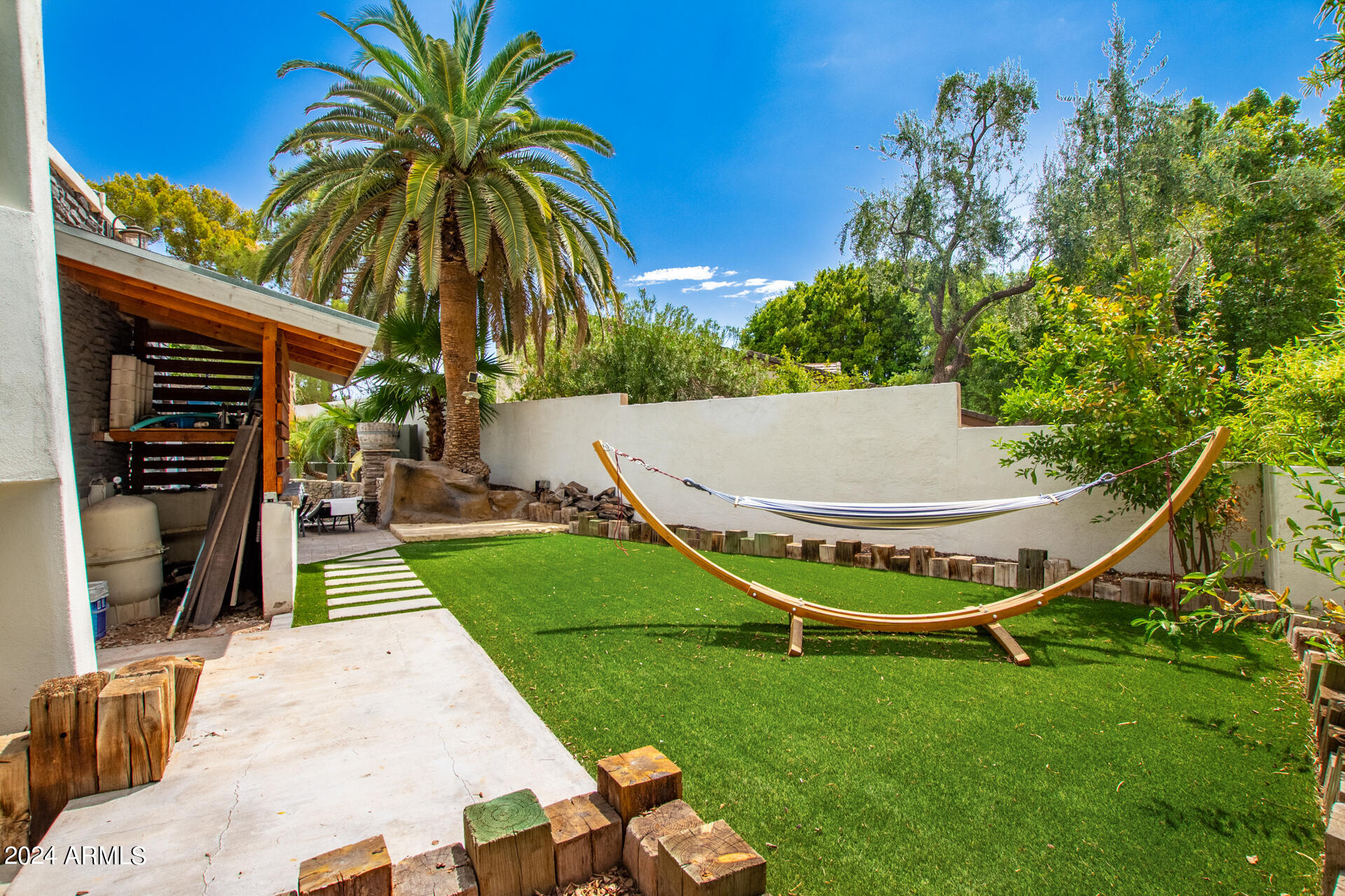 1064 E SANDPIPER Drive