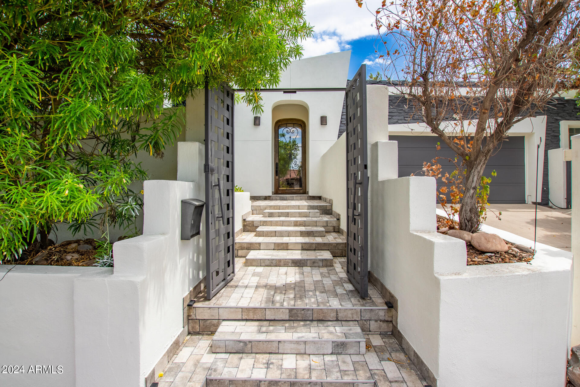 1064 E SANDPIPER Drive