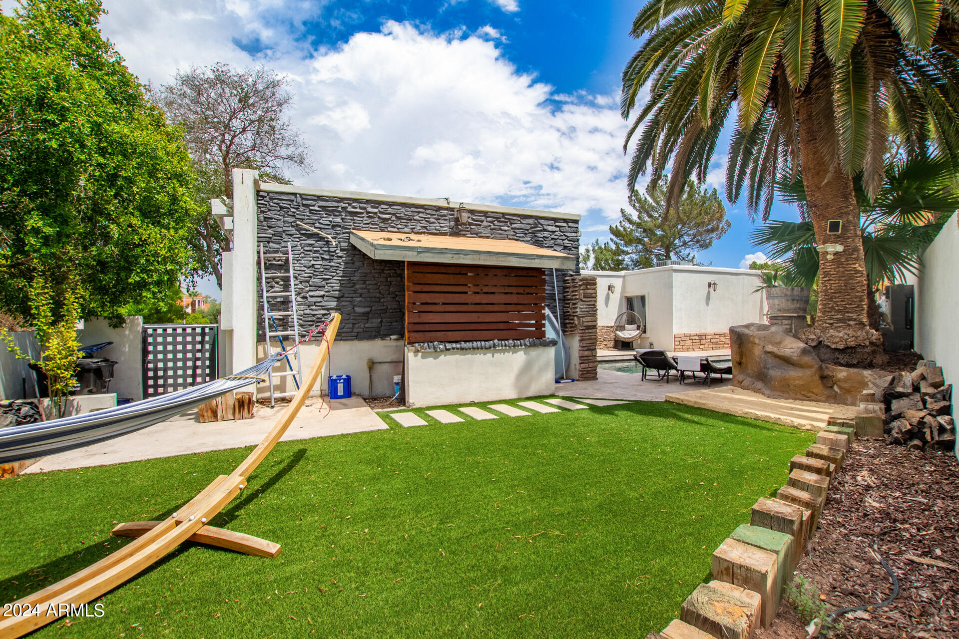 1064 E SANDPIPER Drive