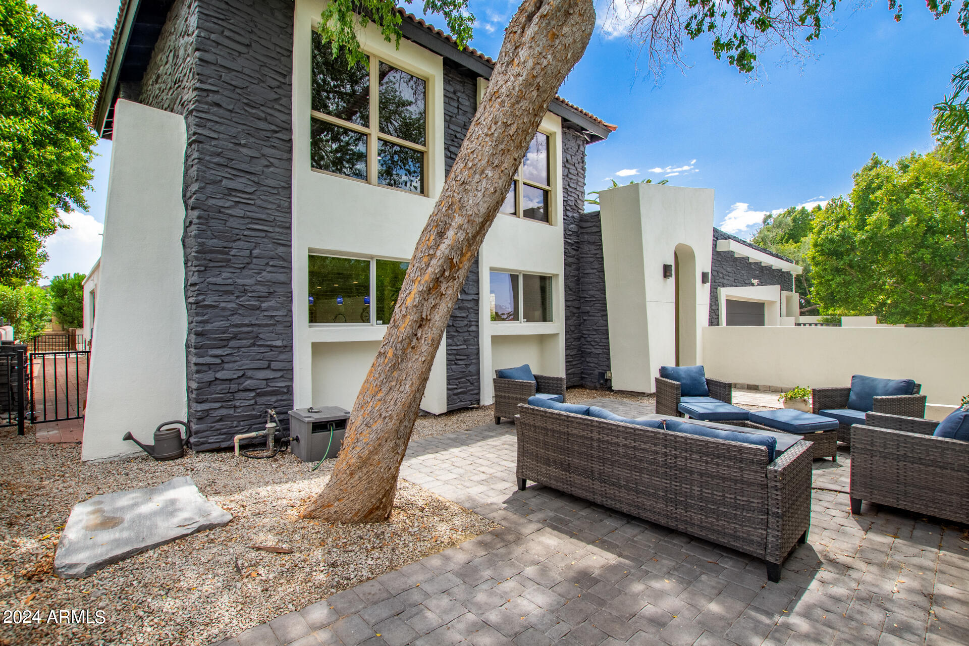 1064 E SANDPIPER Drive