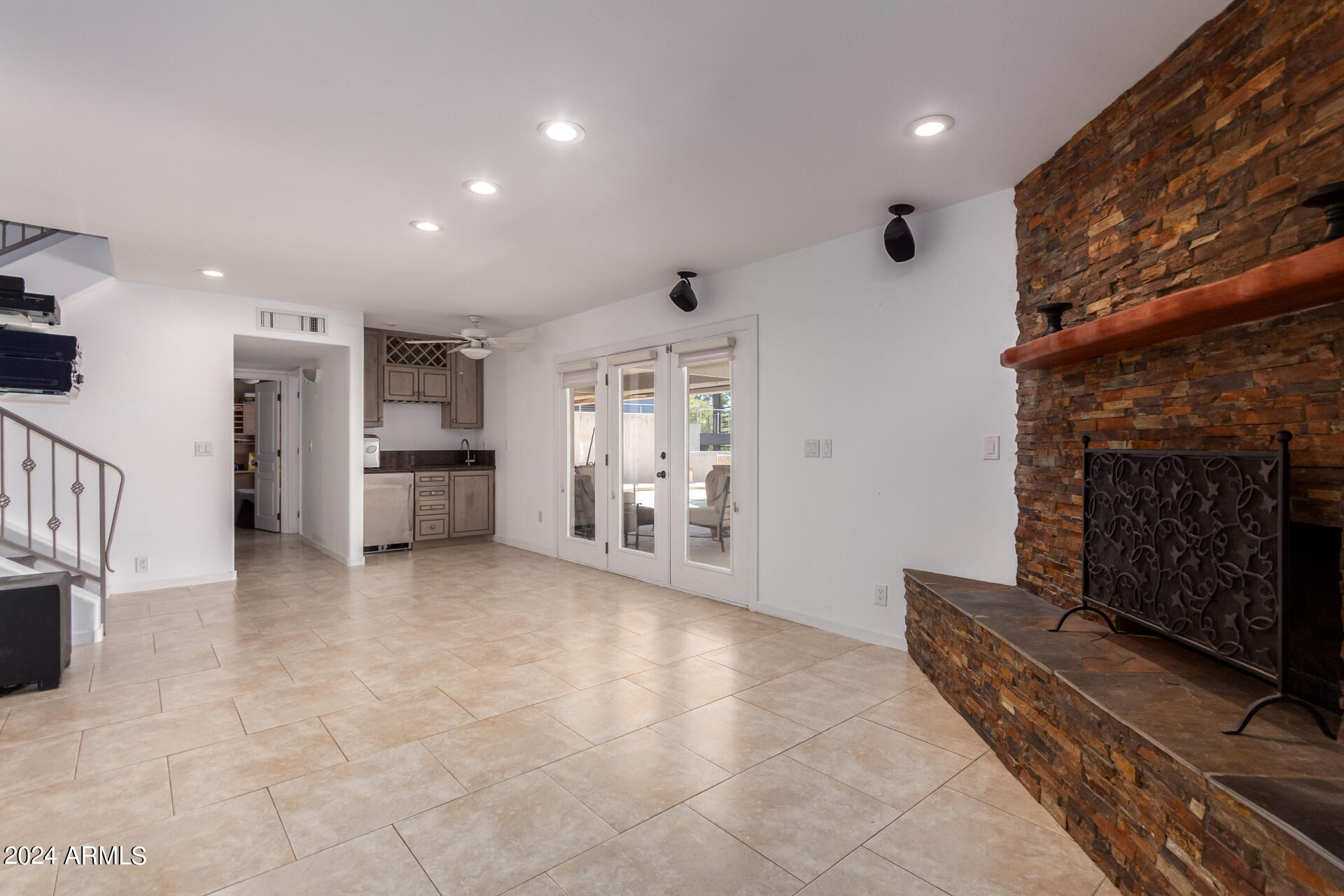 1065 E SANDPIPER Drive