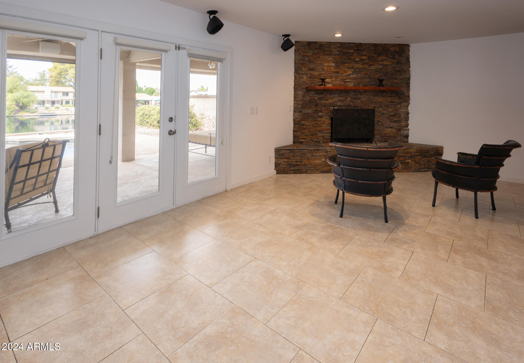 1065 E SANDPIPER Drive