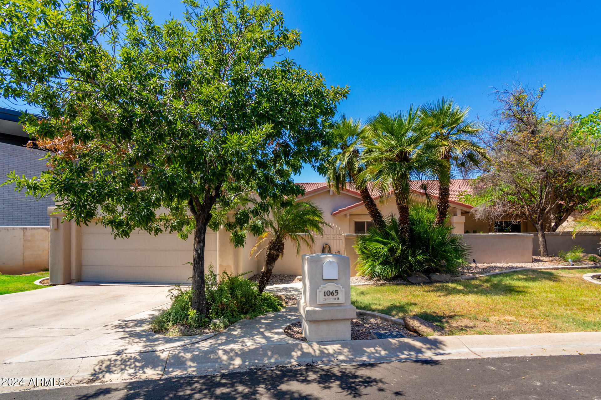 1065 E SANDPIPER Drive