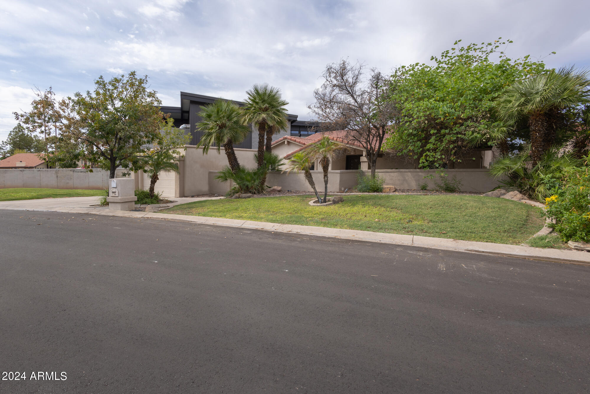 1065 E SANDPIPER Drive