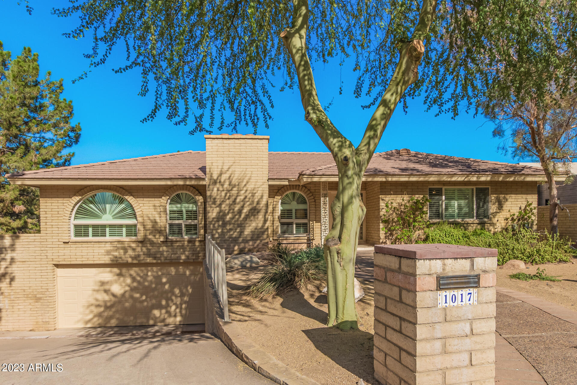 1017 E SANDPIPER Drive