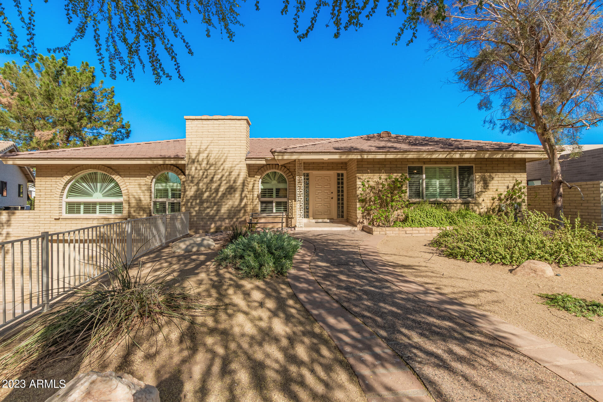 1017 E SANDPIPER Drive