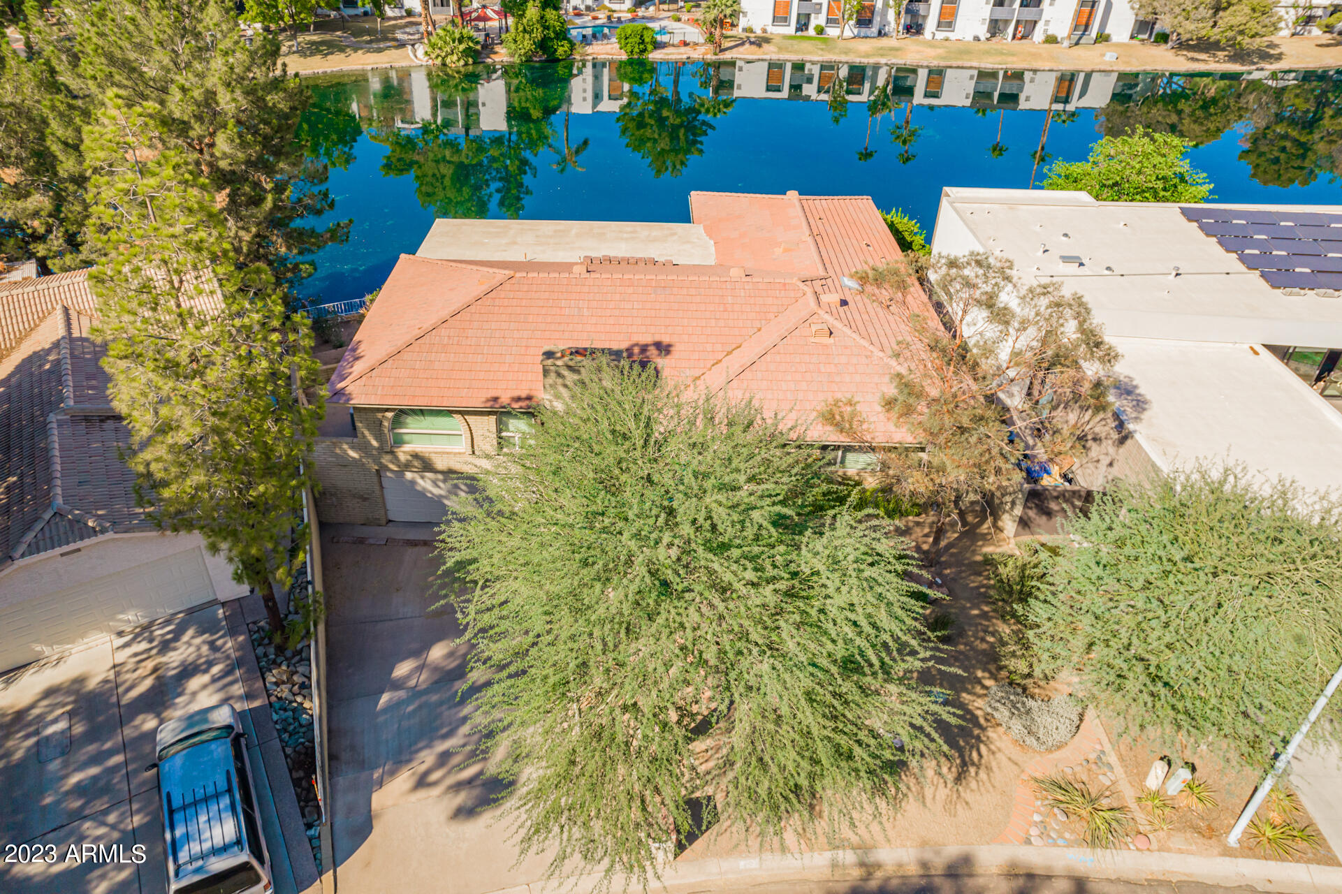 1017 E SANDPIPER Drive