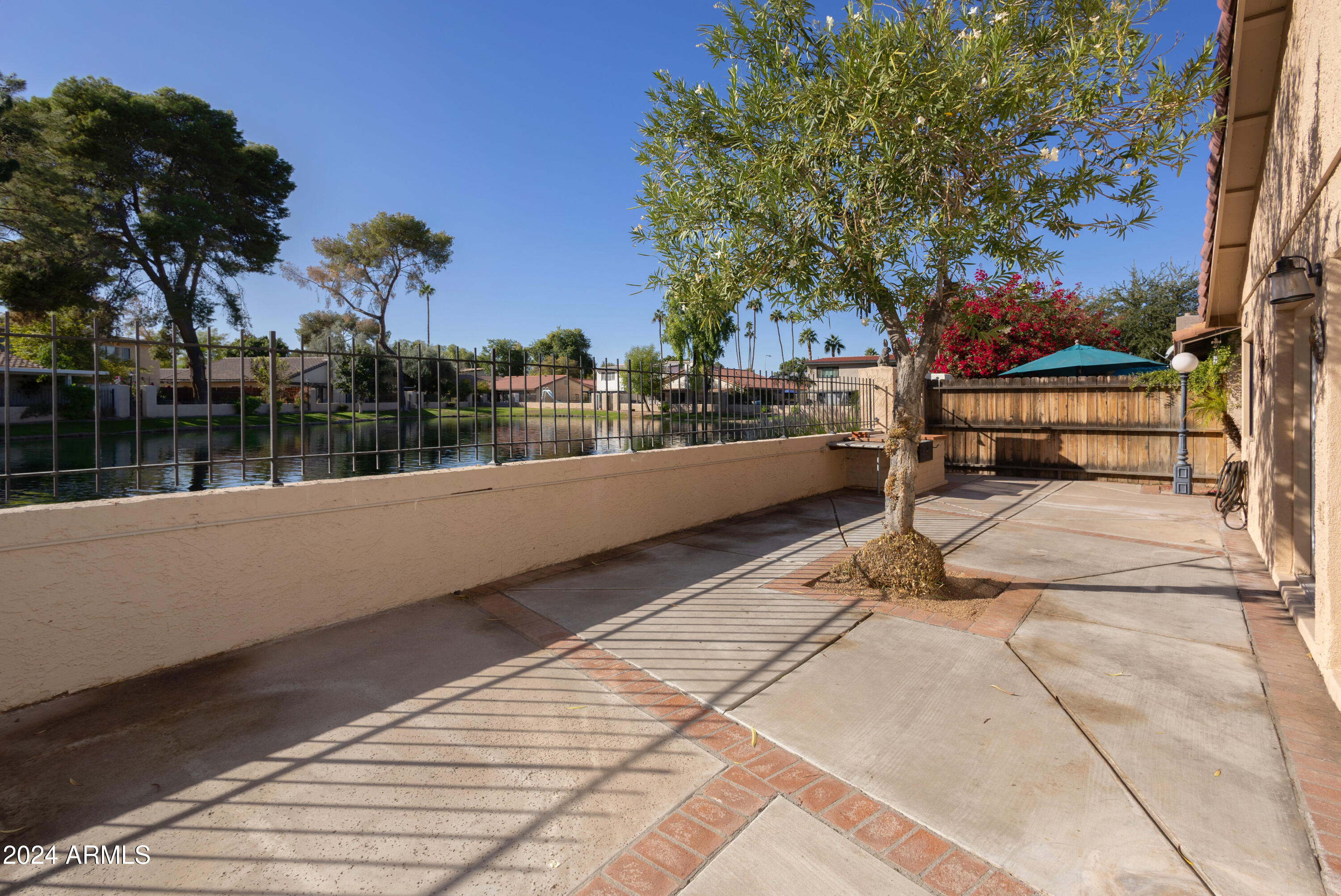 1523 E DRIFTWOOD Drive