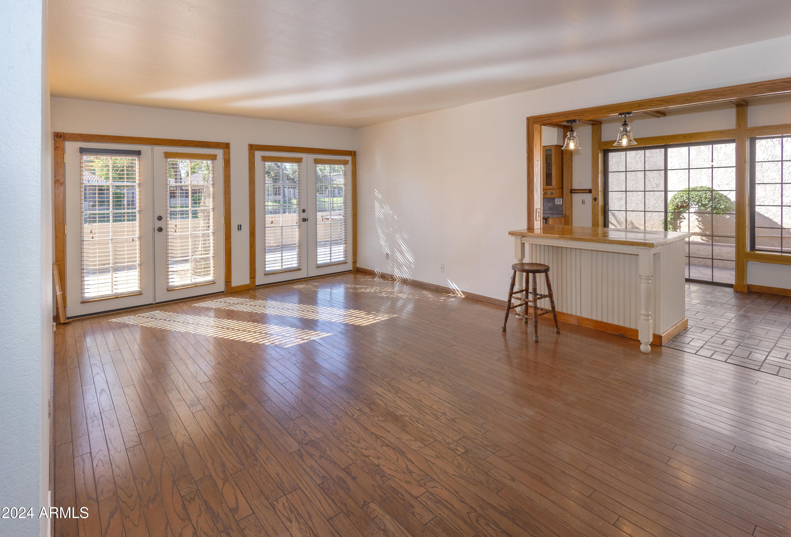 1523 E DRIFTWOOD Drive