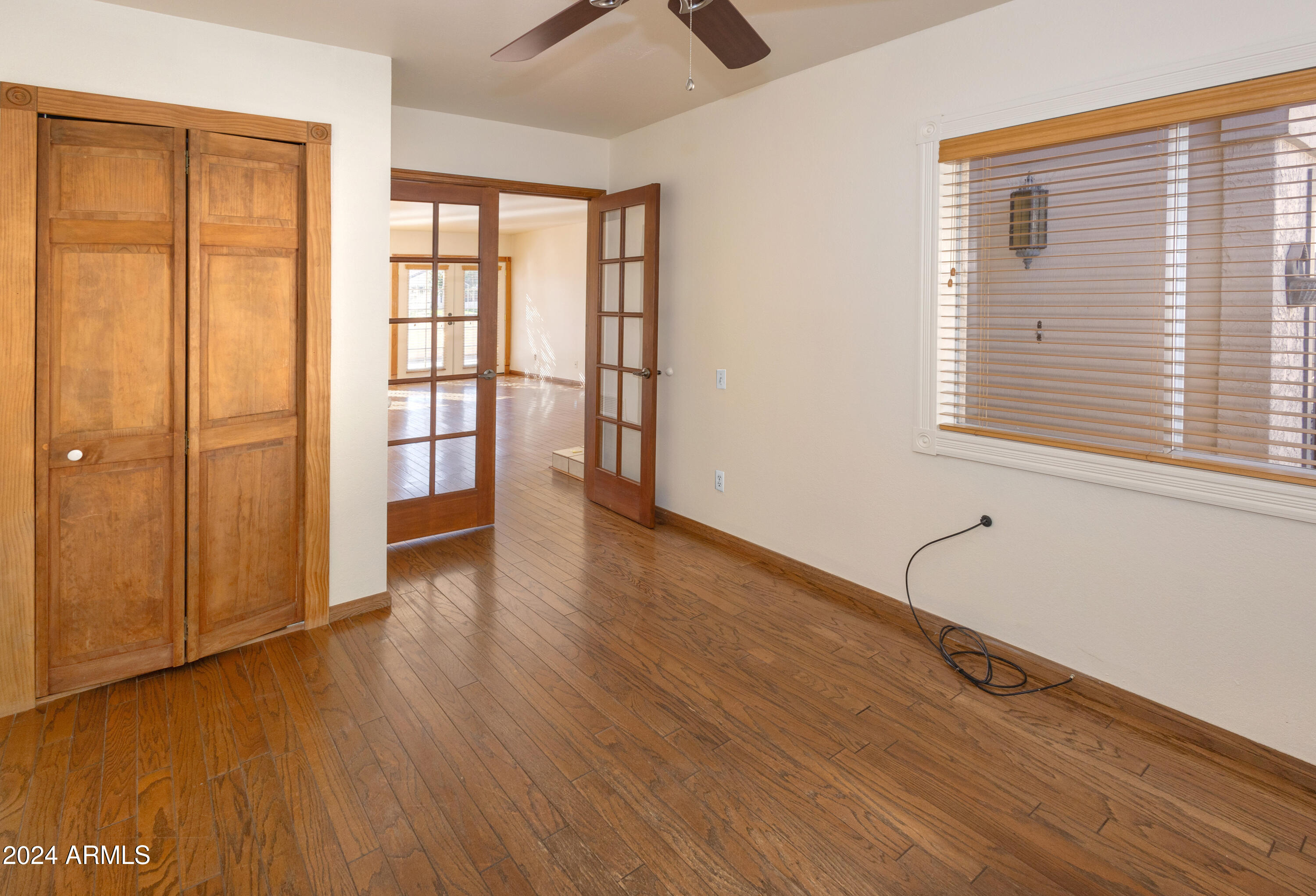 1523 E DRIFTWOOD Drive